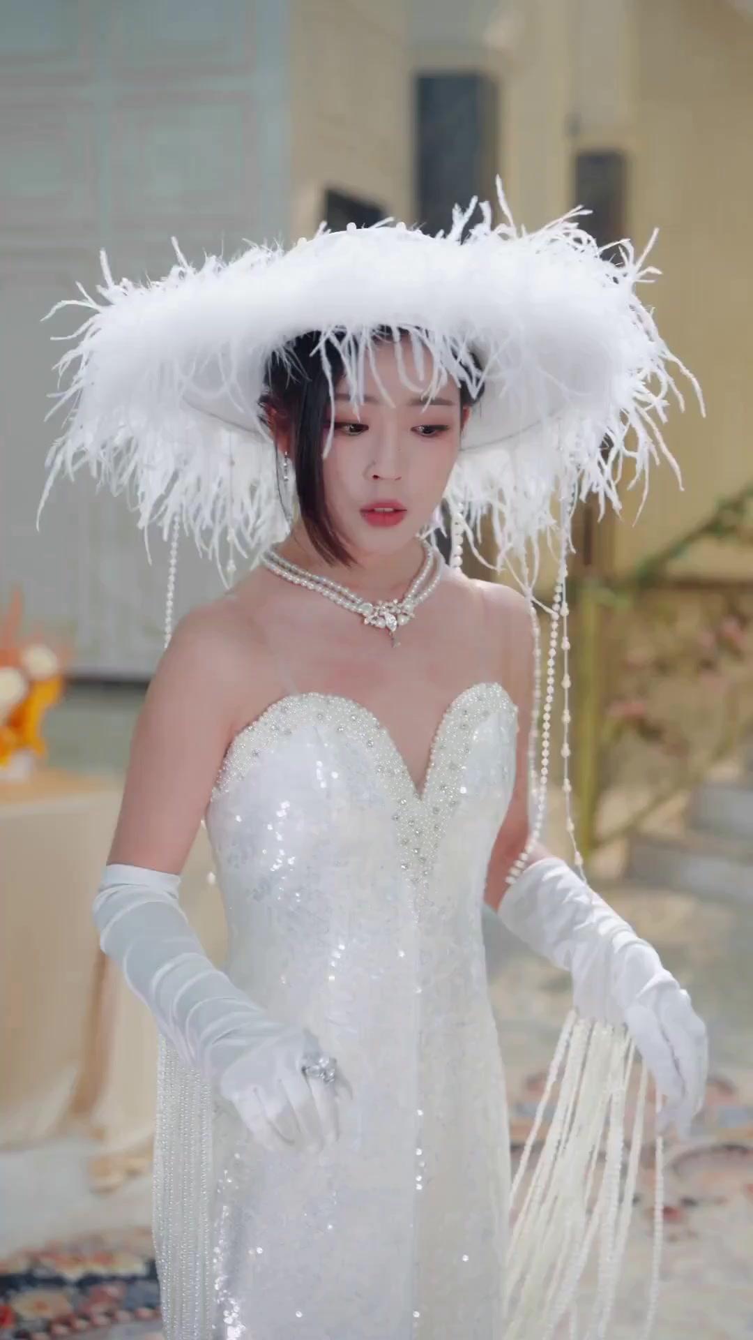 (Dublagem) Verdadeira Herdeira Não se Deixa Envergonhar