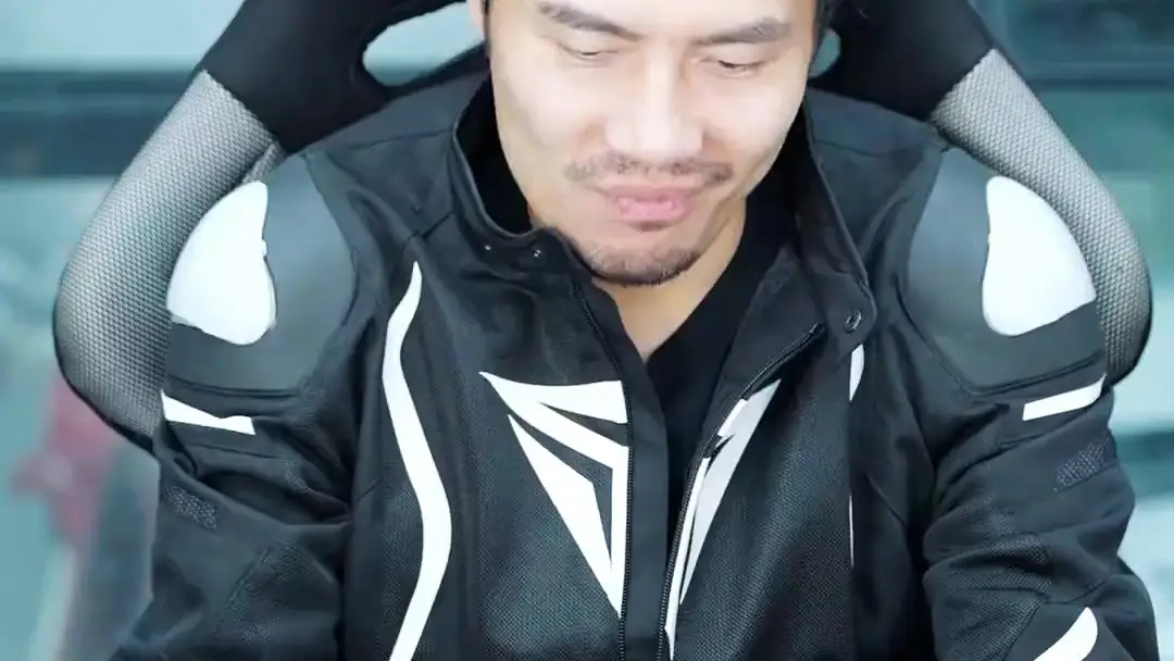 (مدبلج) سائق الشاحنات، أقوى مما تتخيل: عندما يتحول المُحاكاة إلى معركة نفسية