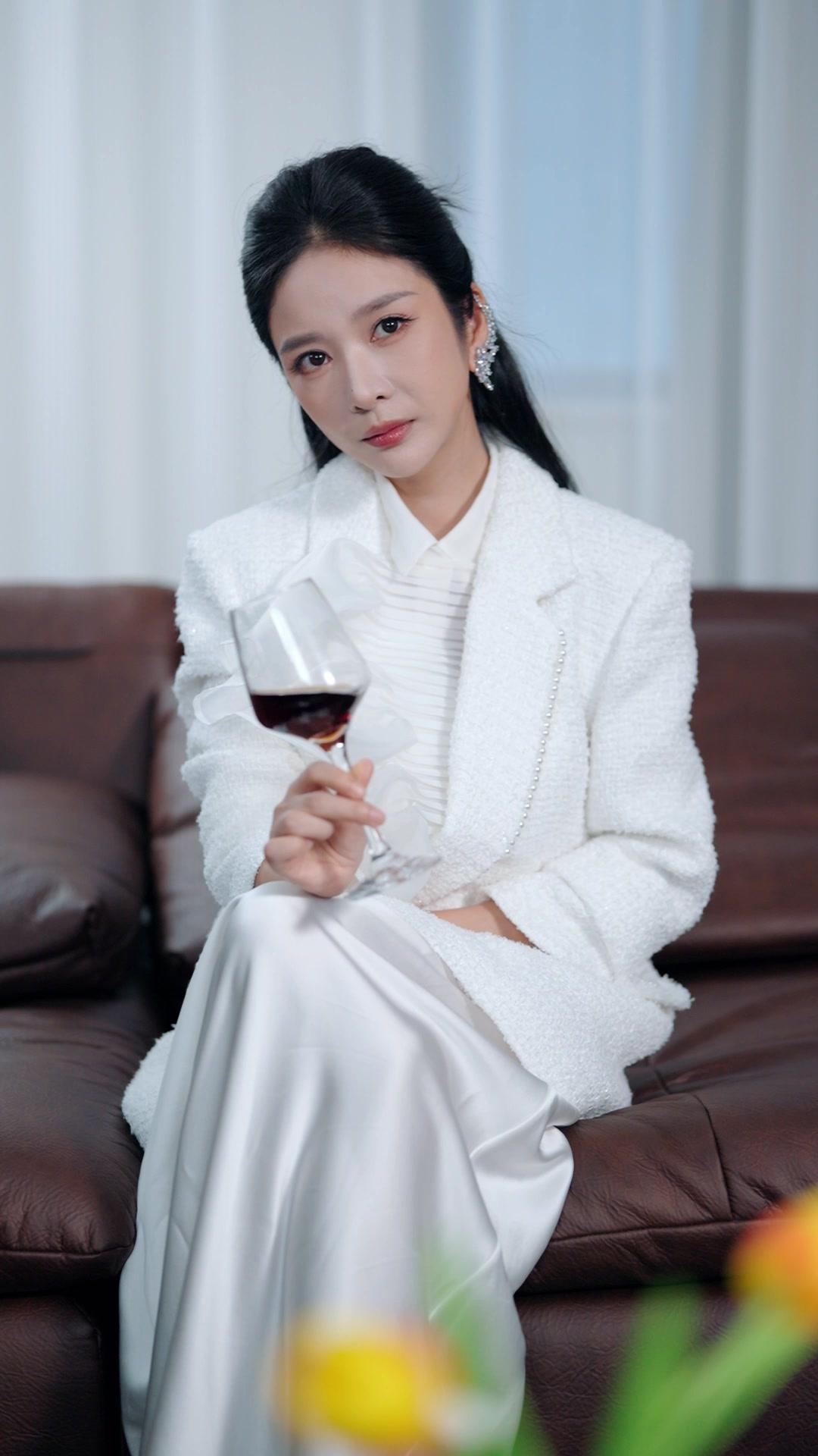 Ratu Bisnis, Puteri Dendam