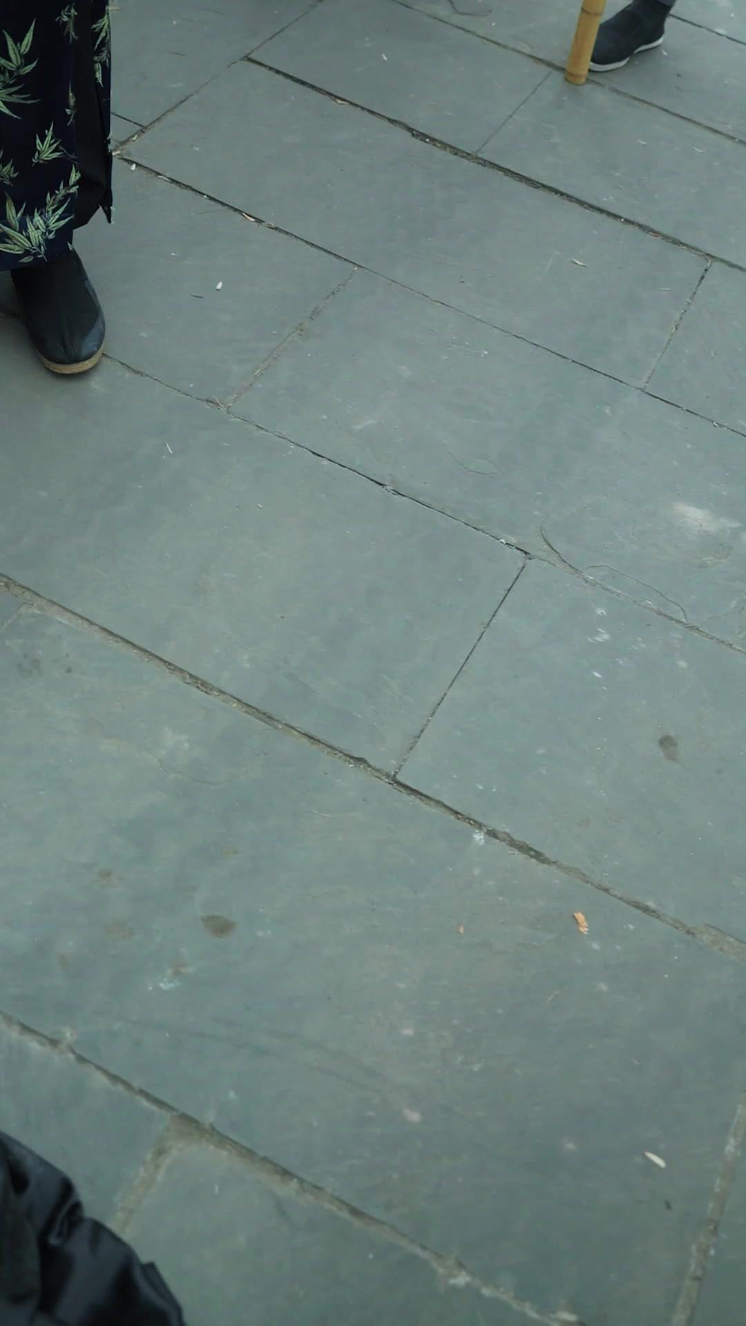 Mocked Driver, Hidden King