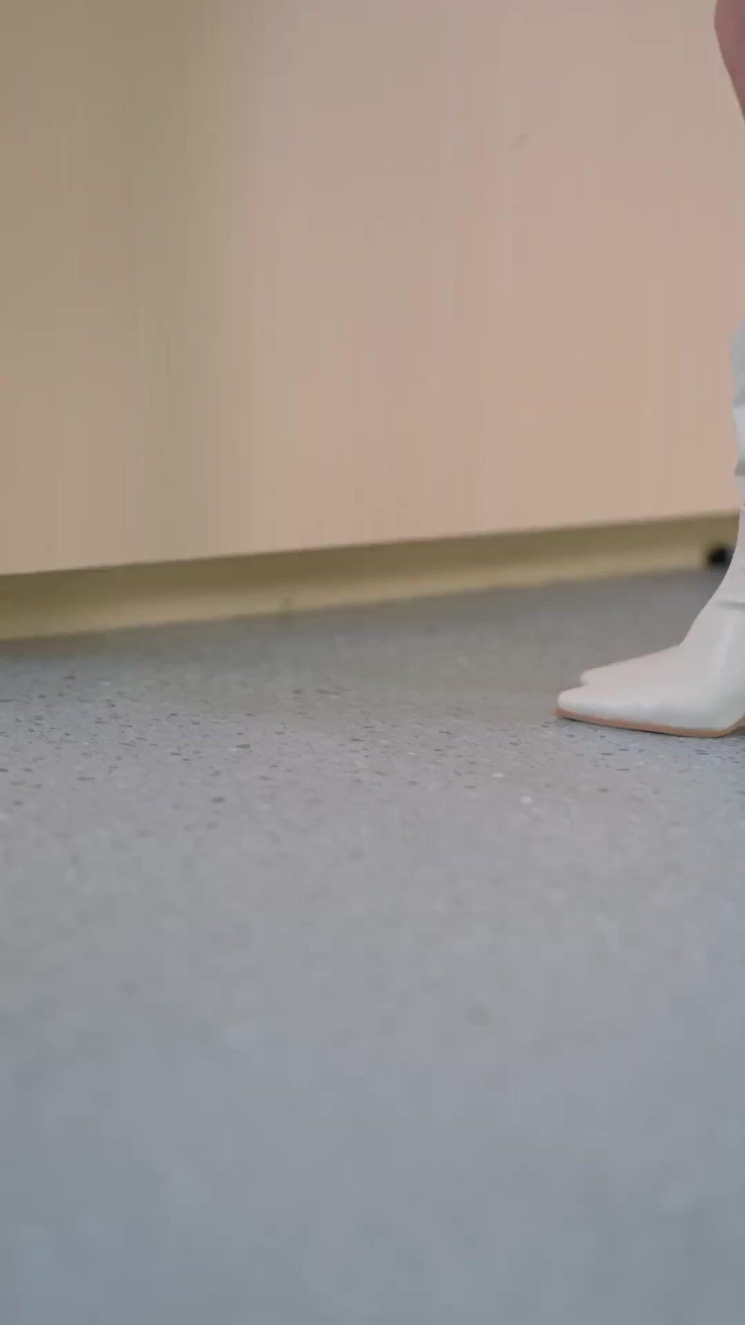 (吹き替え) 庶民ごっこは3年だけ ～いいなりは卒業します～