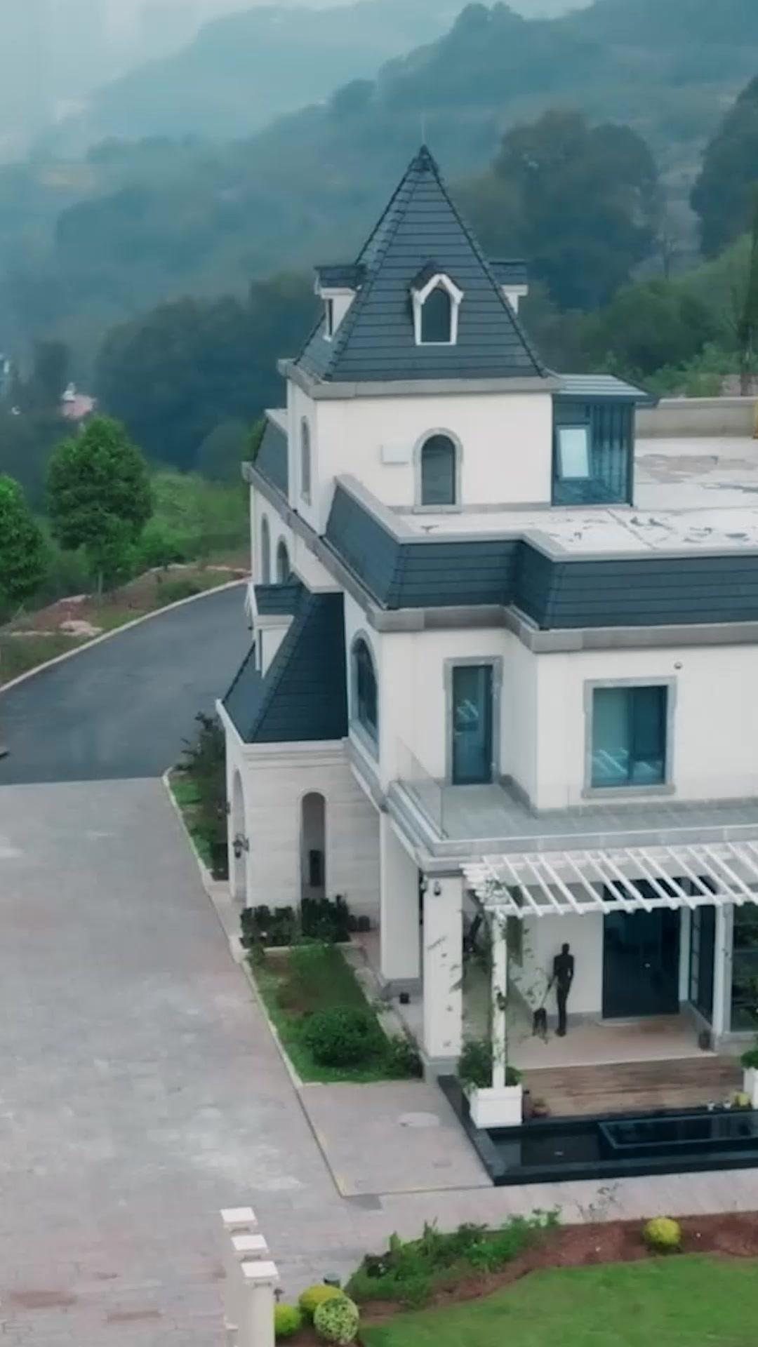 Amore, Inganni e un Matrimonio Falso