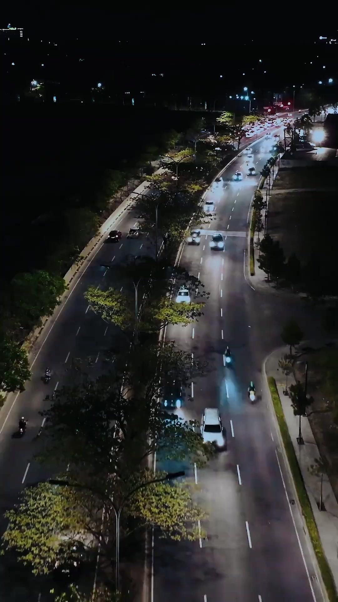 خلف الصمت والرصاص