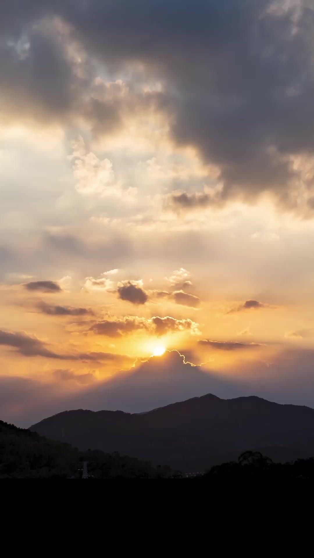 MON MARI COMATEUX SE REVEILLE