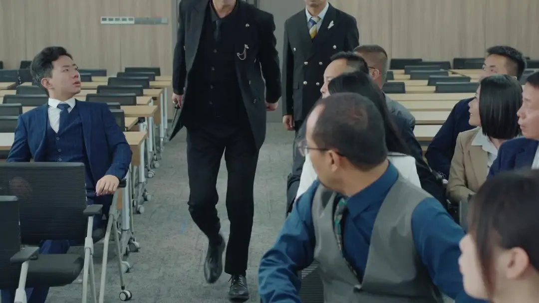 When the Mic Stands Silent but Eyes Speak Volumes