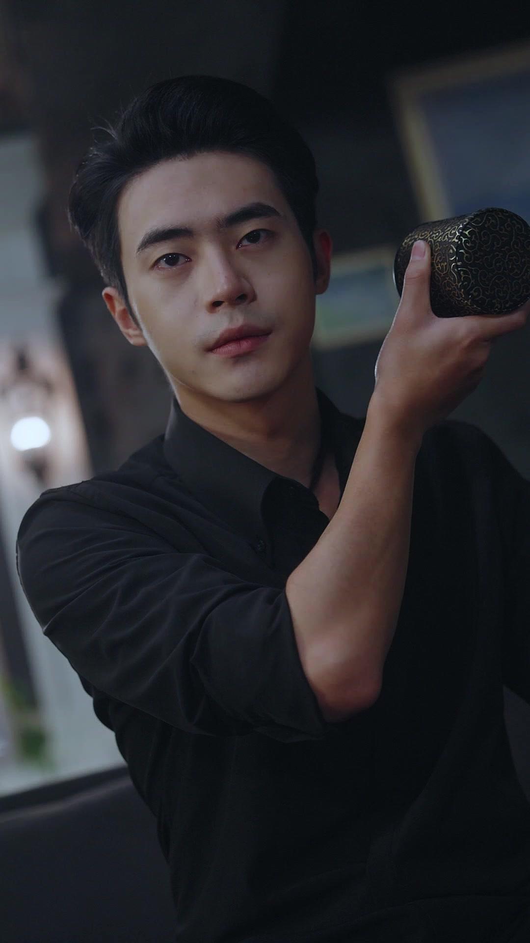 Chồng Cũ Ẩn Thế