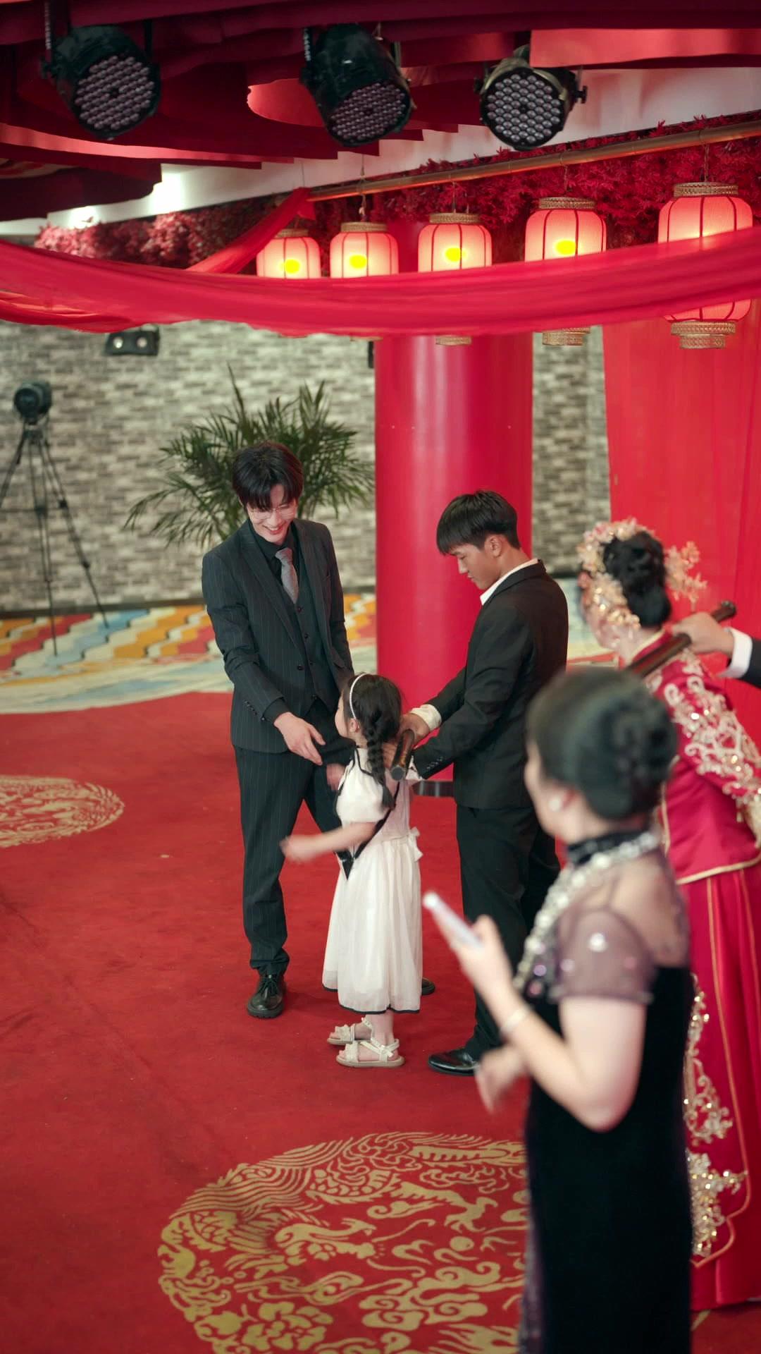 Bố Con Là Chiến Thần