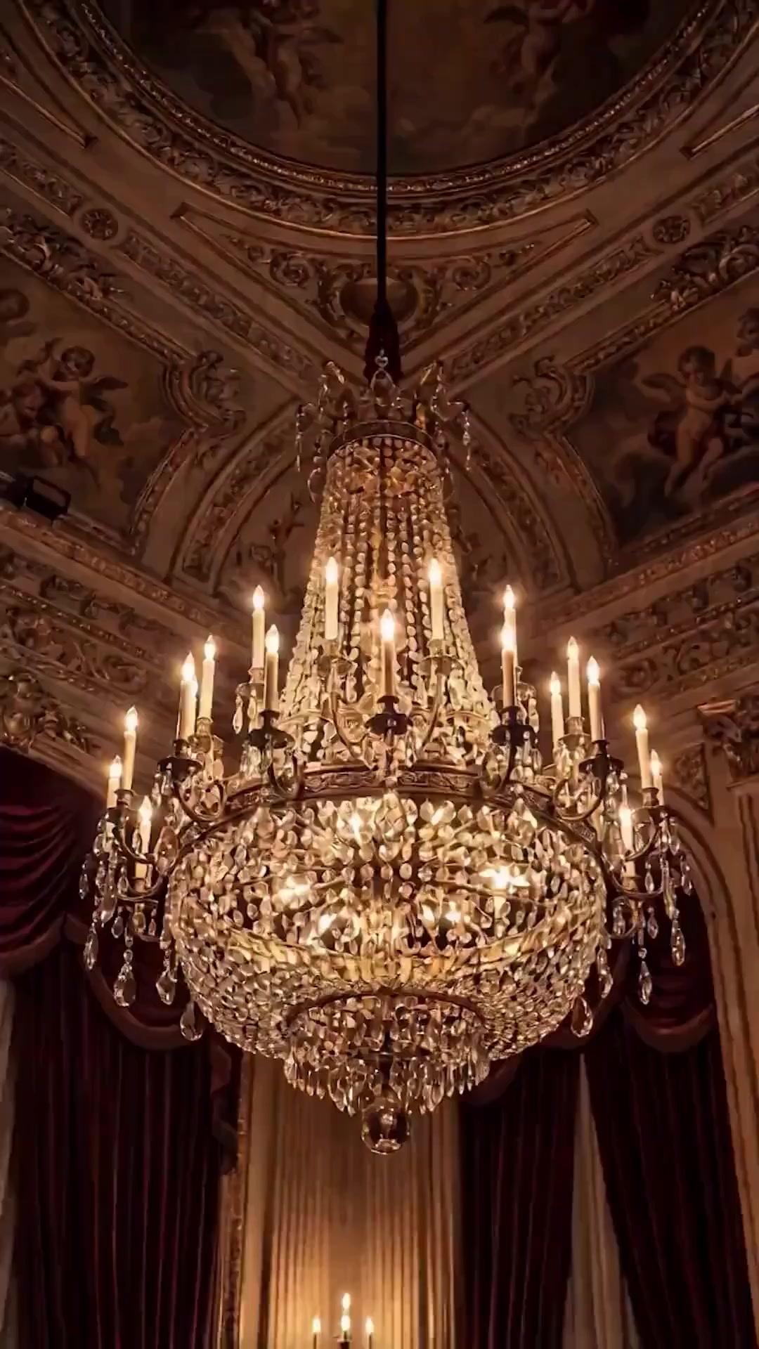 (Doublage) L'ALPHA DE FEU ET SA LOUVE