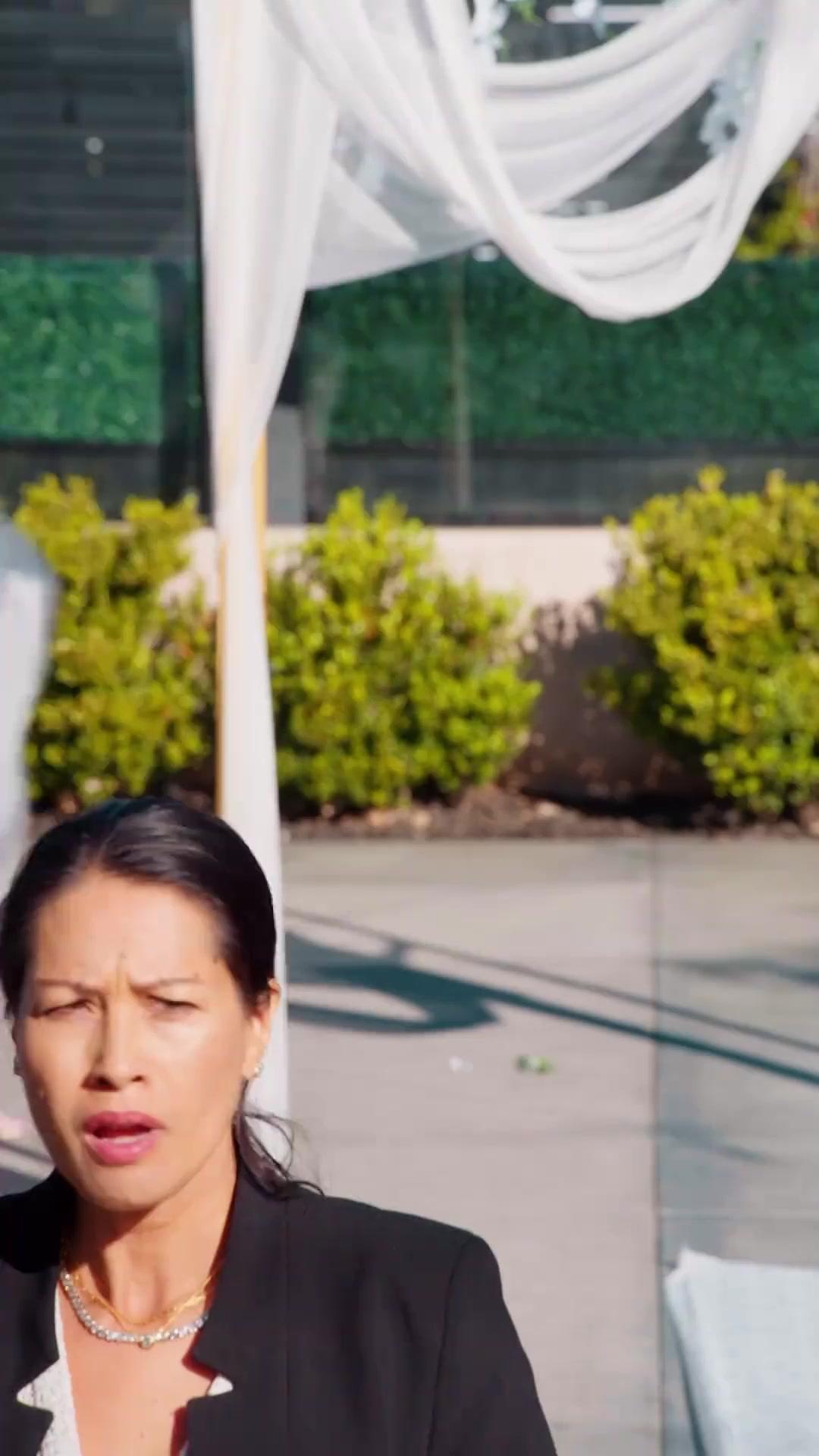 نجمٌ عالميّ في شقّتي