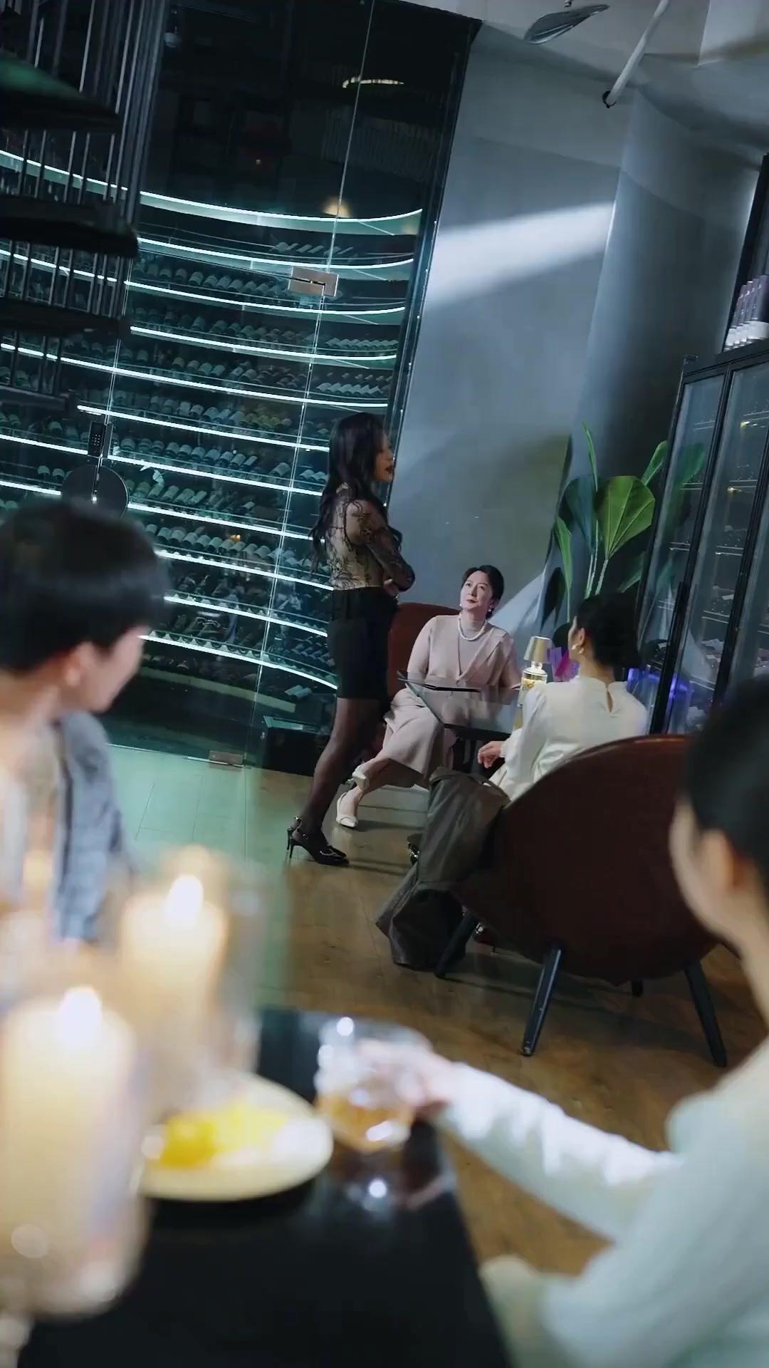 (พากย์เสียง) คิดว่าไม่หรูหรา