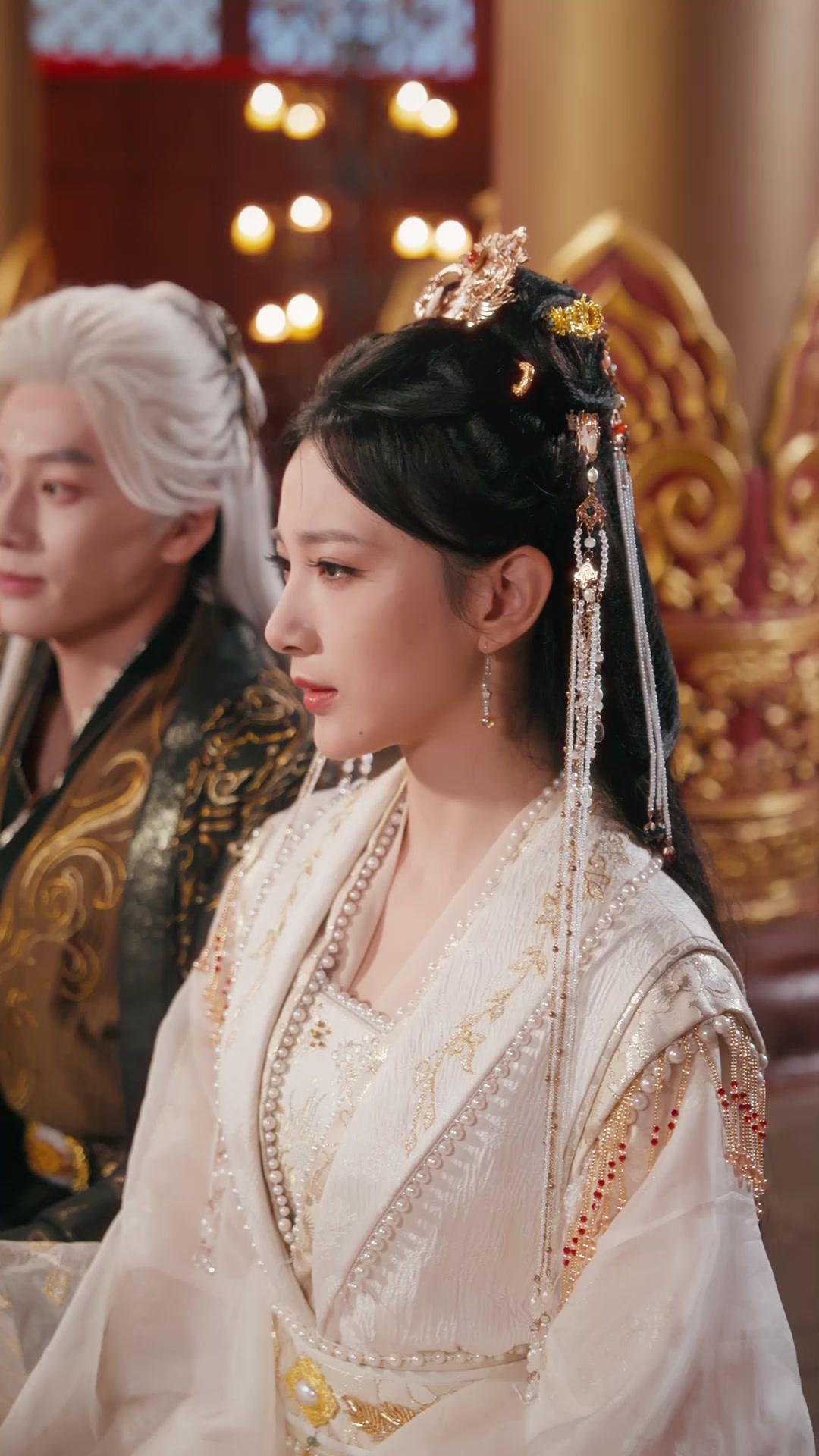 The Wolf King Is My Consort