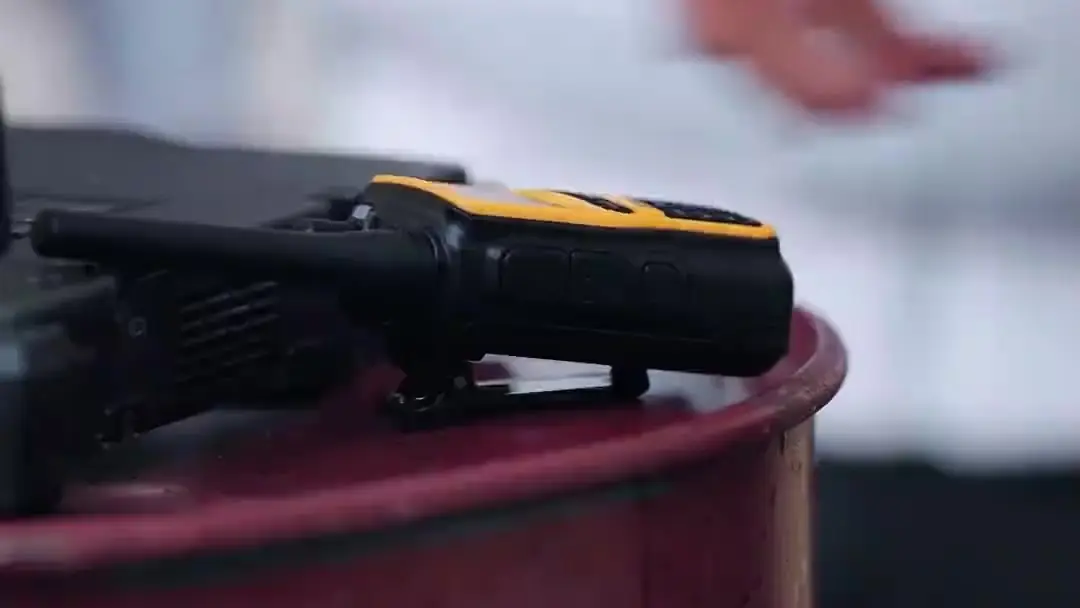 (مدبلج) سائق الشاحنات، أقوى مما تتخيل: عندما يتحول المُراقب إلى بطل السباق