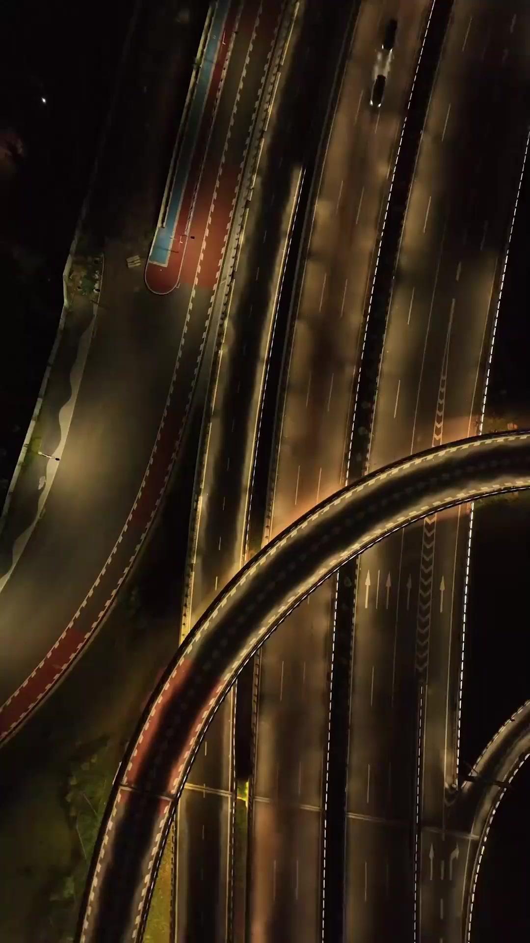 여자로 환생해버렸다!