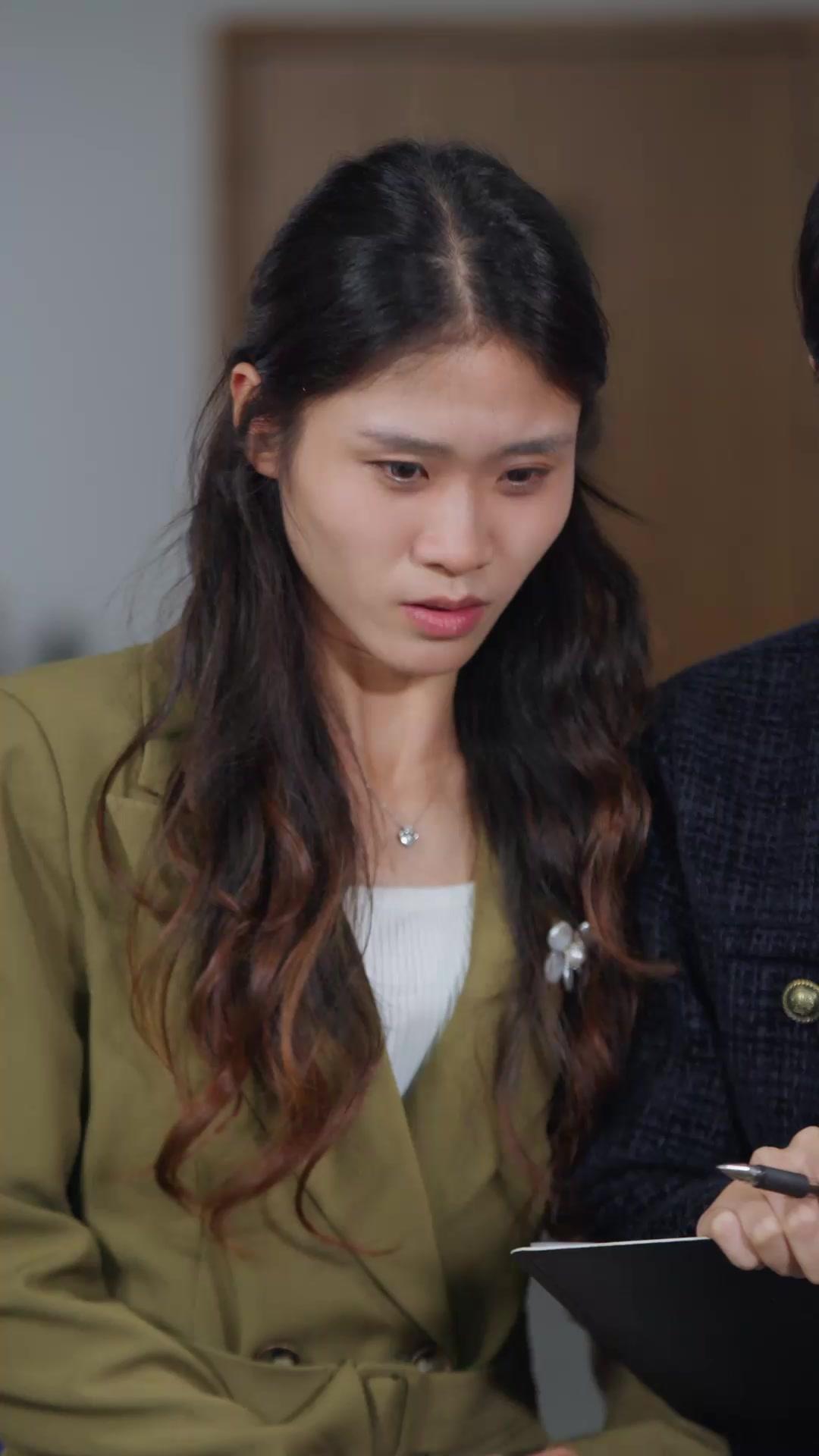 LE LOUP BAISE SES ESCARPINS