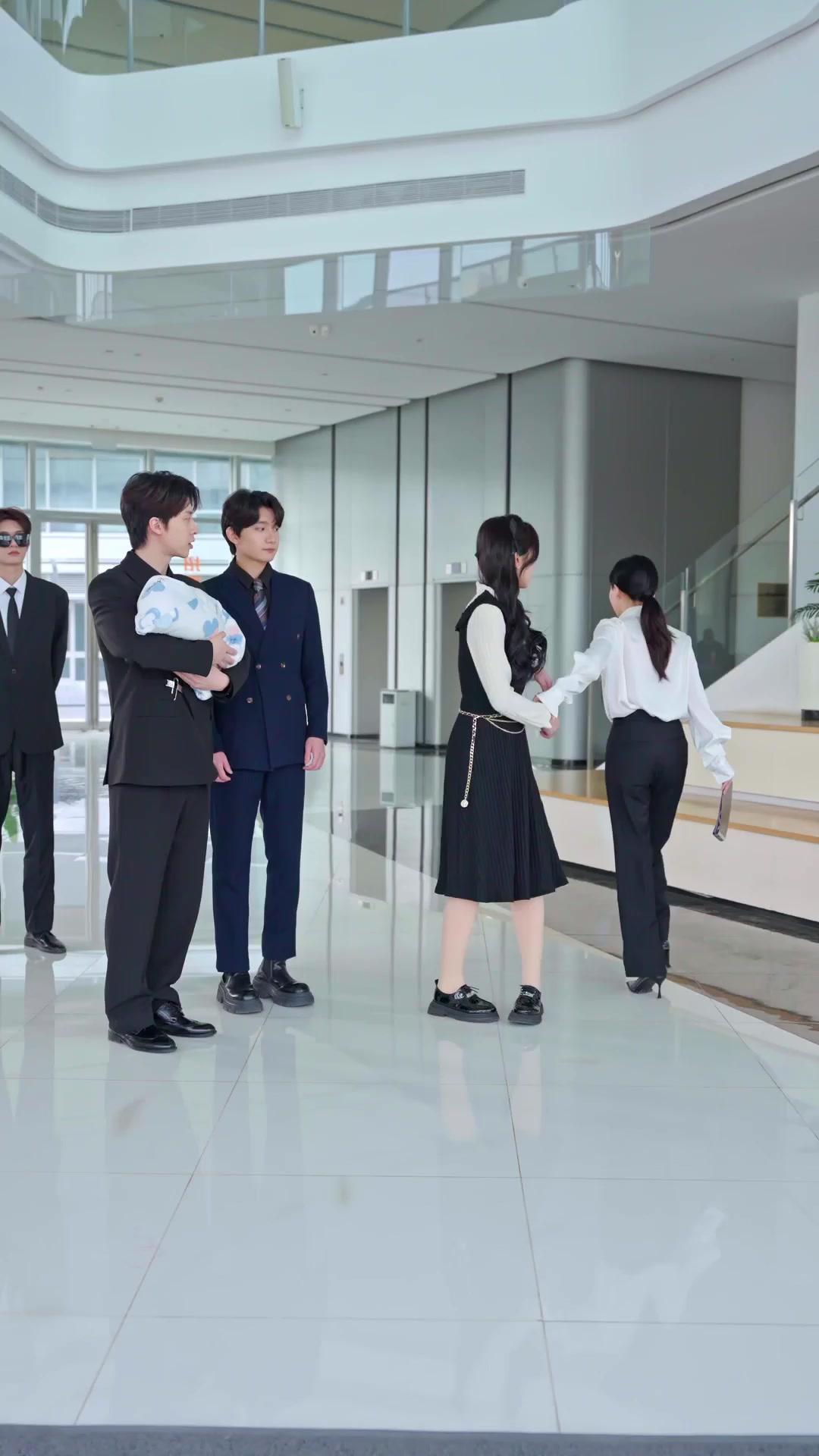 CHOUCHOUNE DE M. HUTIN