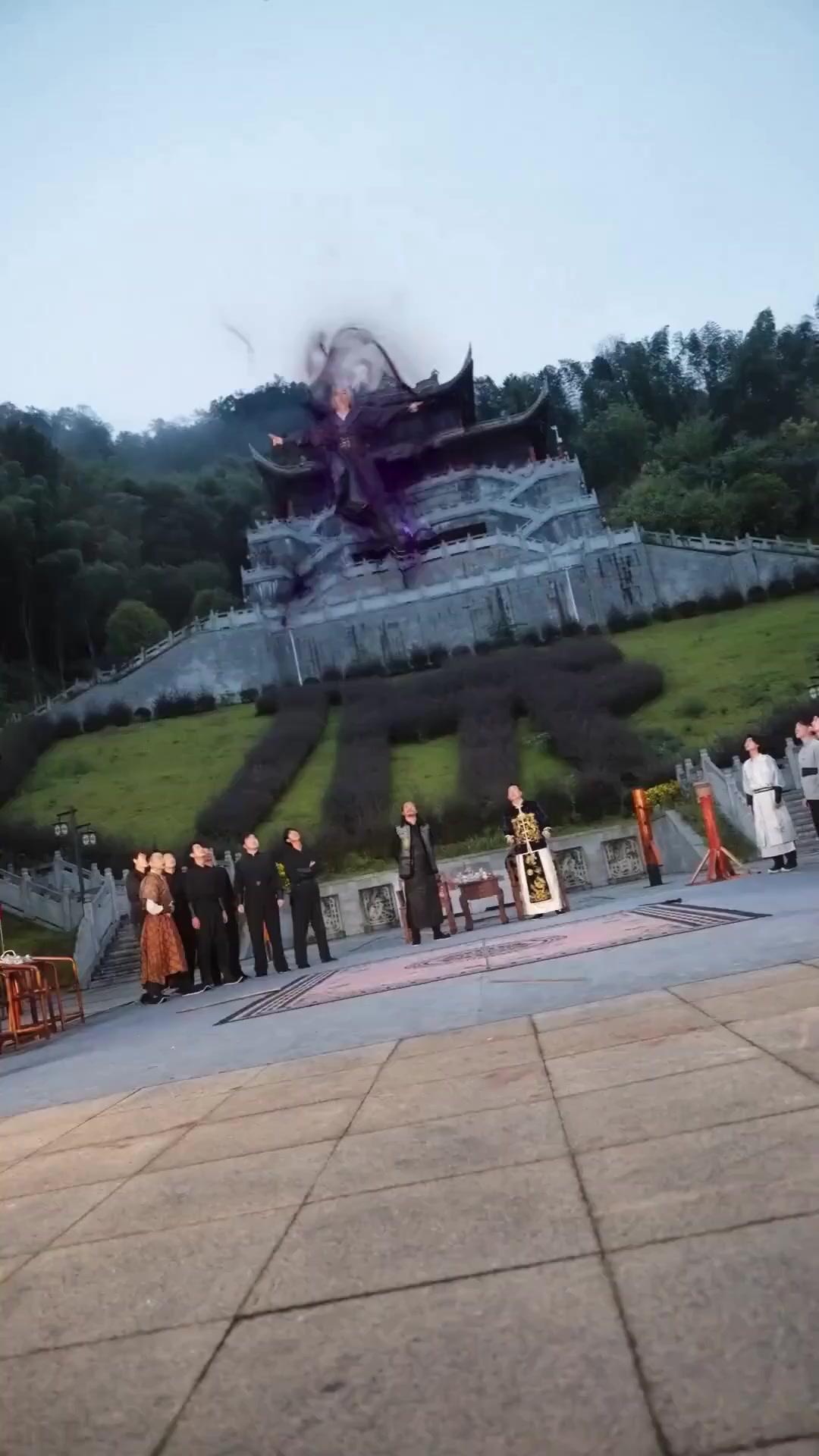 (مدبلج) عندما ينهض التنين النائم