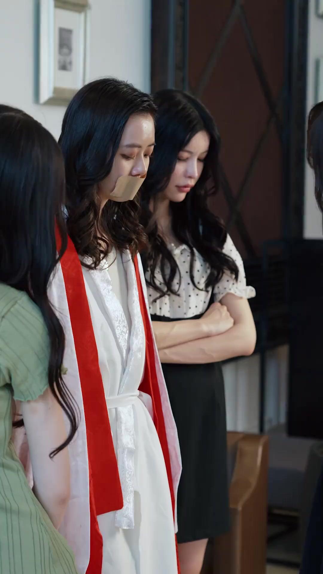 (Dubbed)His Mother? The CEO's mistress?