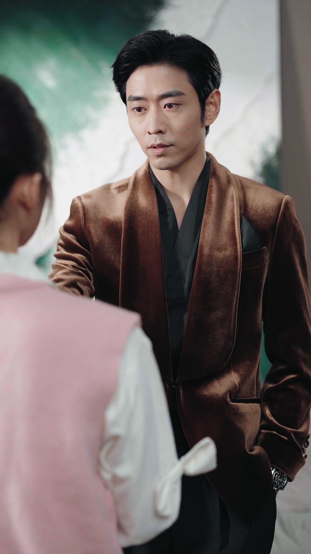 Ugly Husband's Secret Identity