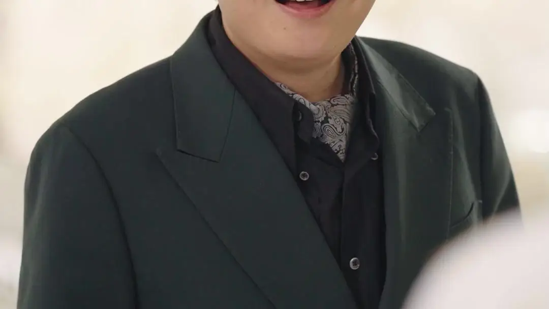 When the Wheelchair Queen Nods