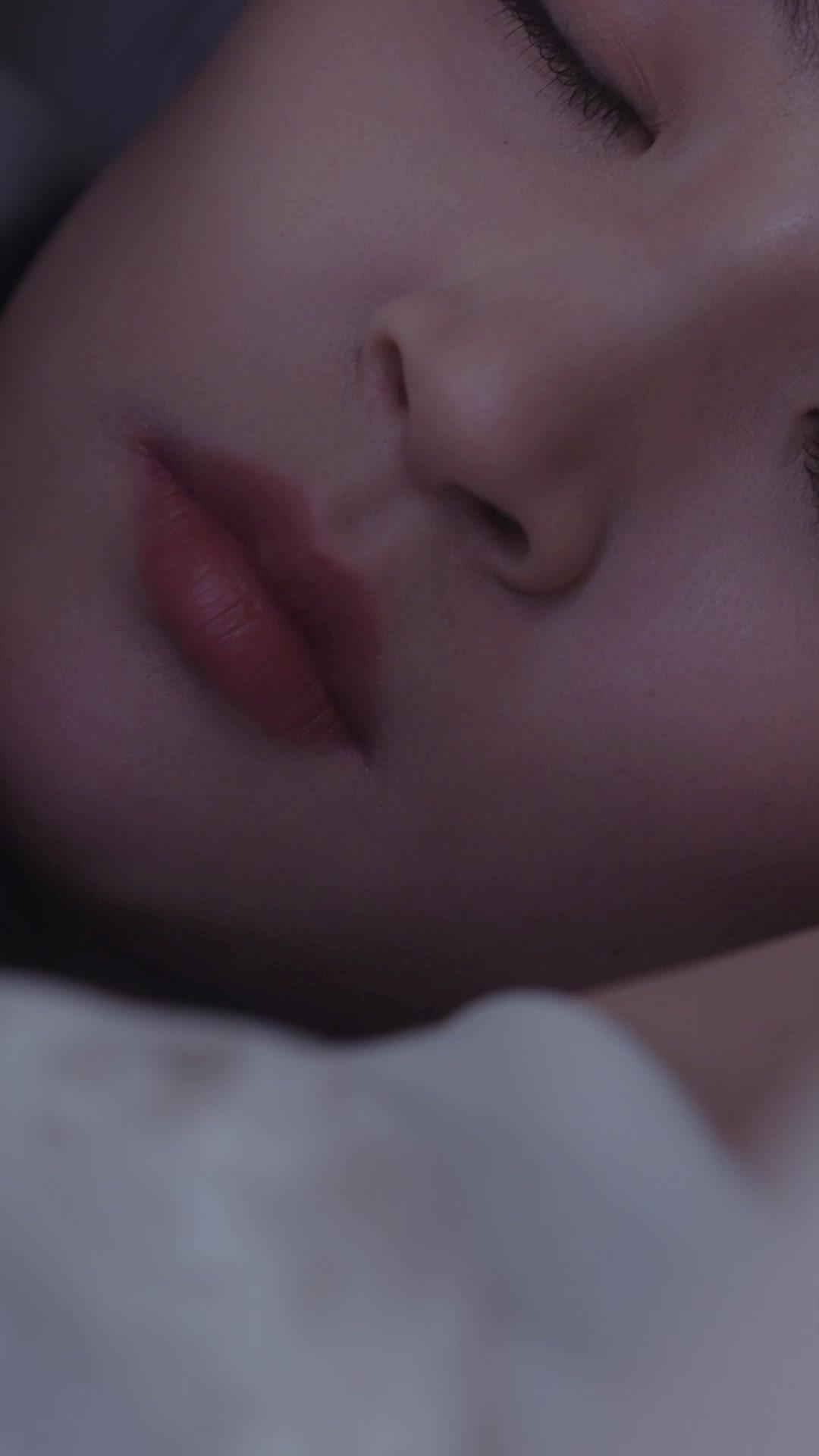 Taklukkan CEO Cantik yang Dingin