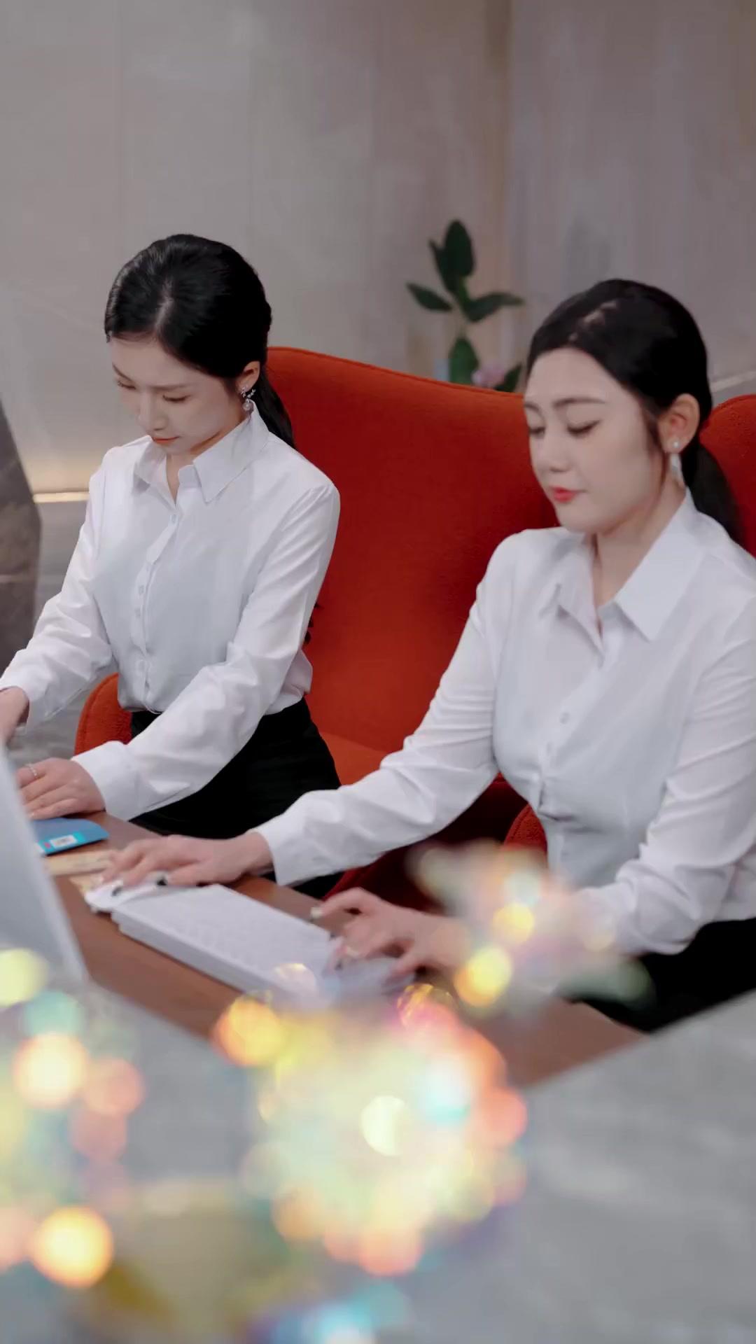 Orang Ketiga Dalam Rakaman Kamera