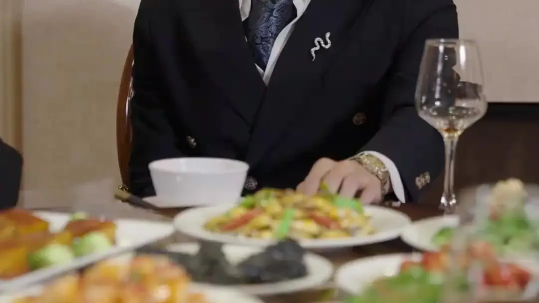 (Doublage) MA FEMME, LA PDG : Le dîner où tout bascule