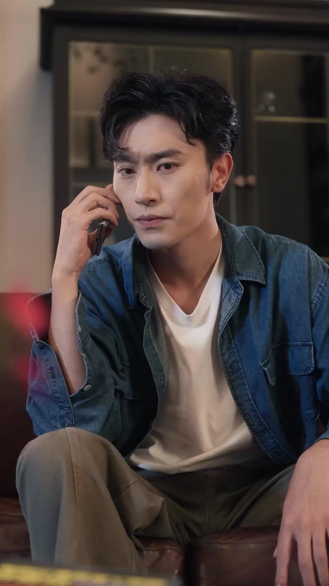 Cinta Membara Direktur Miliarder