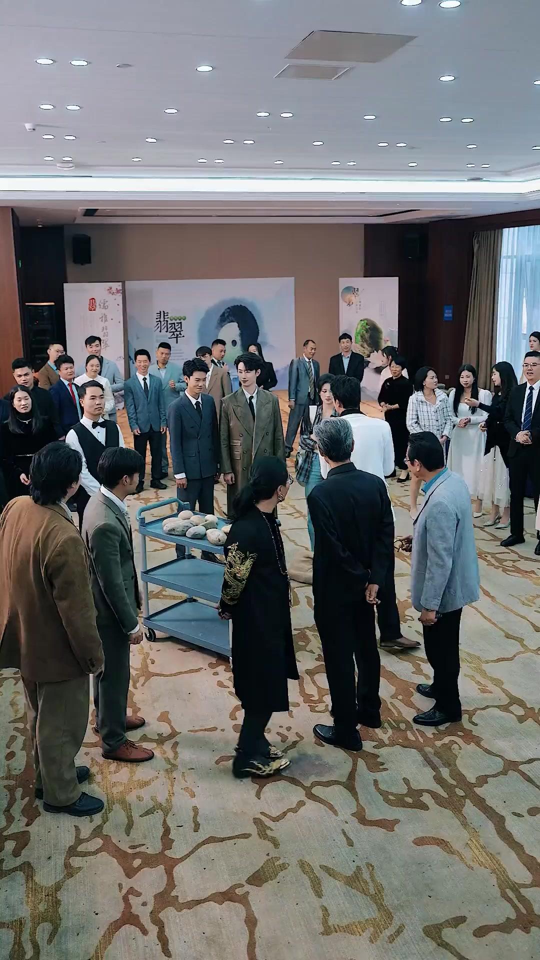 (더빙) 가난한 내가, 여왕이 되었다