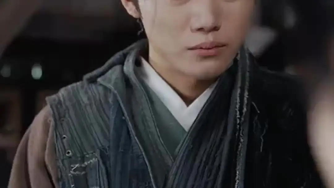 Love, Crown, and a Baby on the Run: When a Pendant Speaks Louder Than Laws