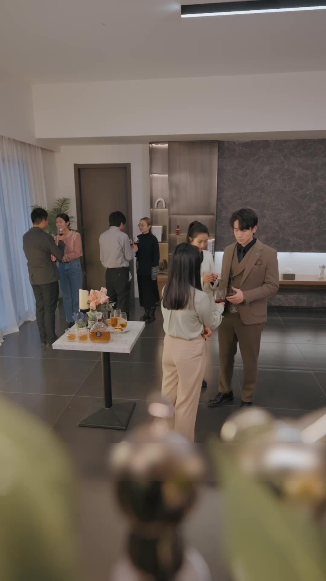 Istri Bos Bosan, Mulai Kerja Hari Ini