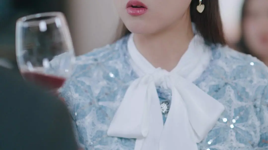 Ruthless Sisters Begging for My Return: When Balloons Float Above a War Zone