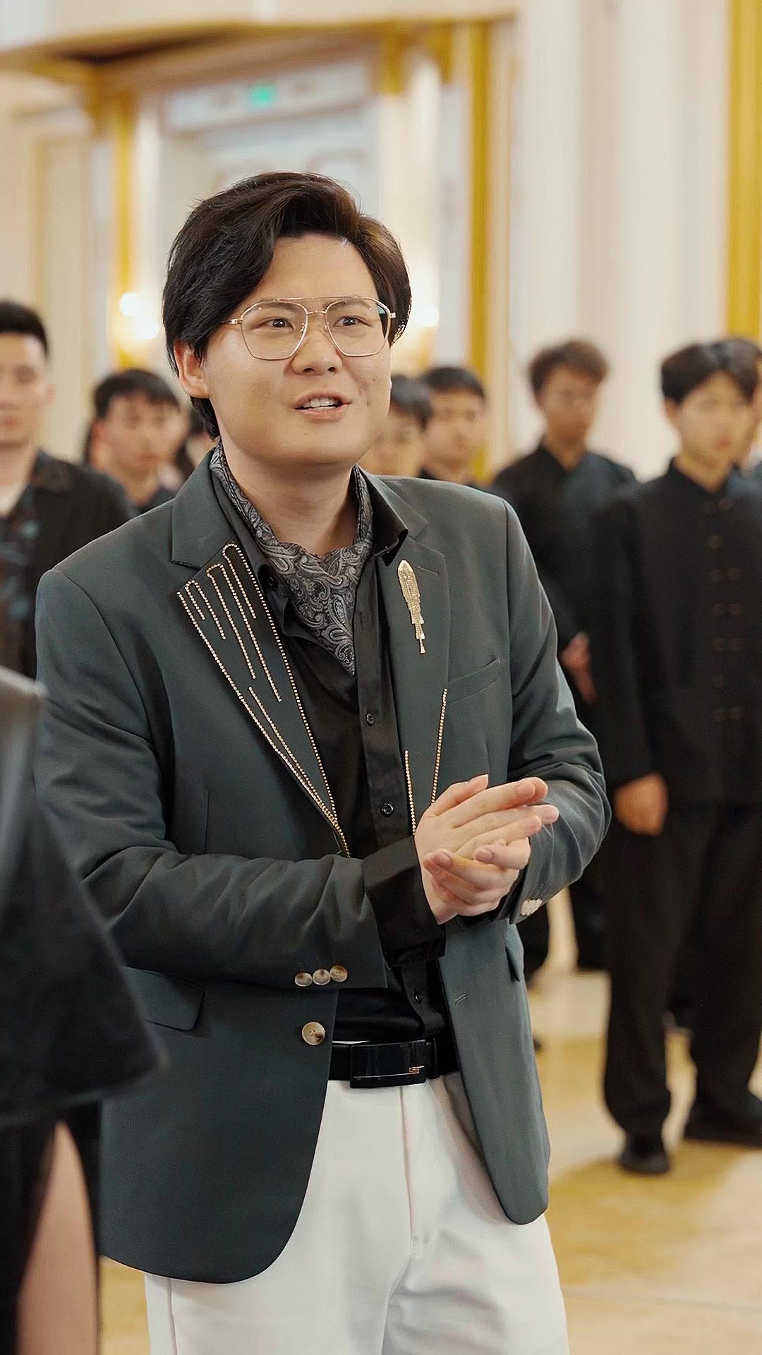  Satpam Yang Punya 3 Tunangan Cantik 