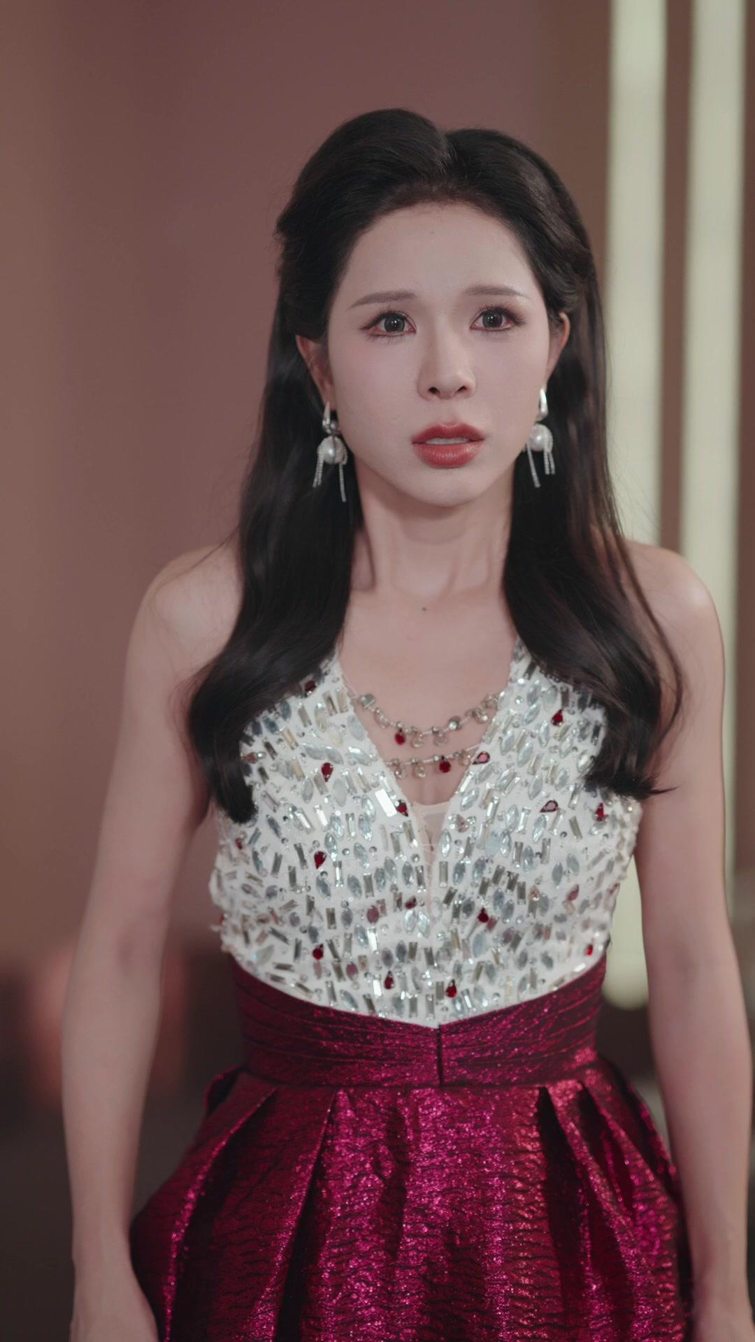 馬甲掉光！神算真千金炸翻豪門