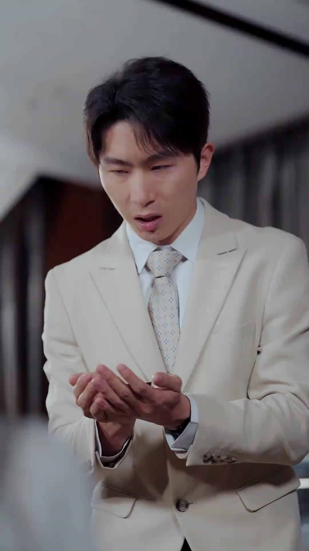 (Doblado) El primer día fui la falsa heredera