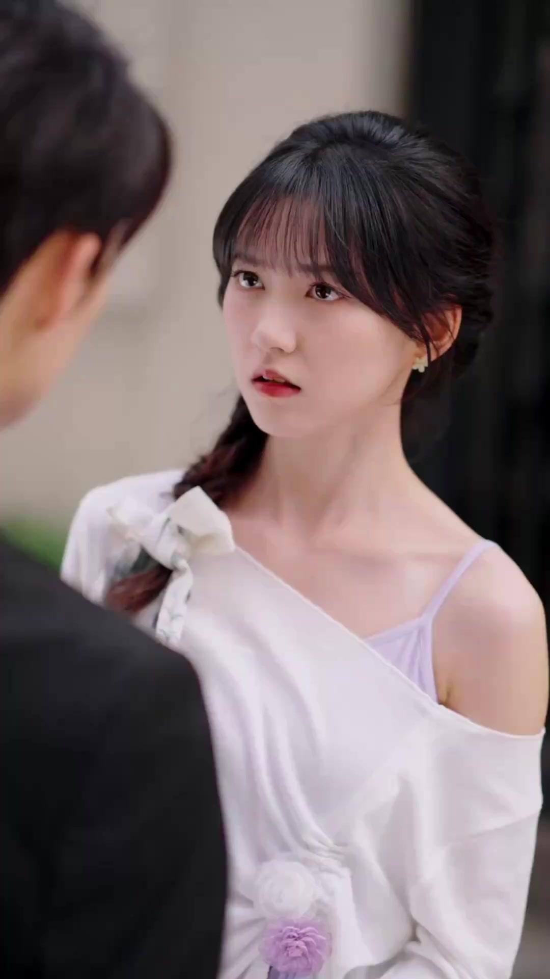 عشر سنين حبّ مكتوم  والبنت خدعتني بالكومنتس