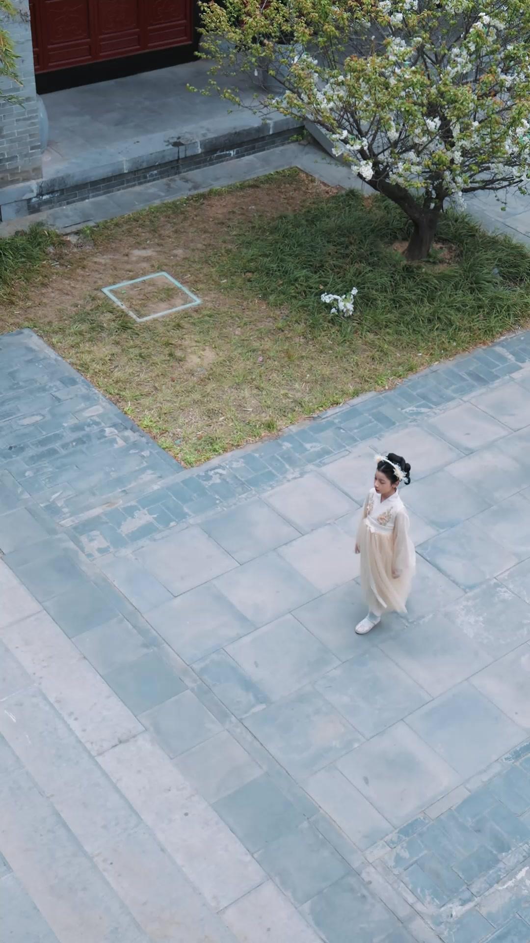  Putri Hoki Bikin Heboh Istana