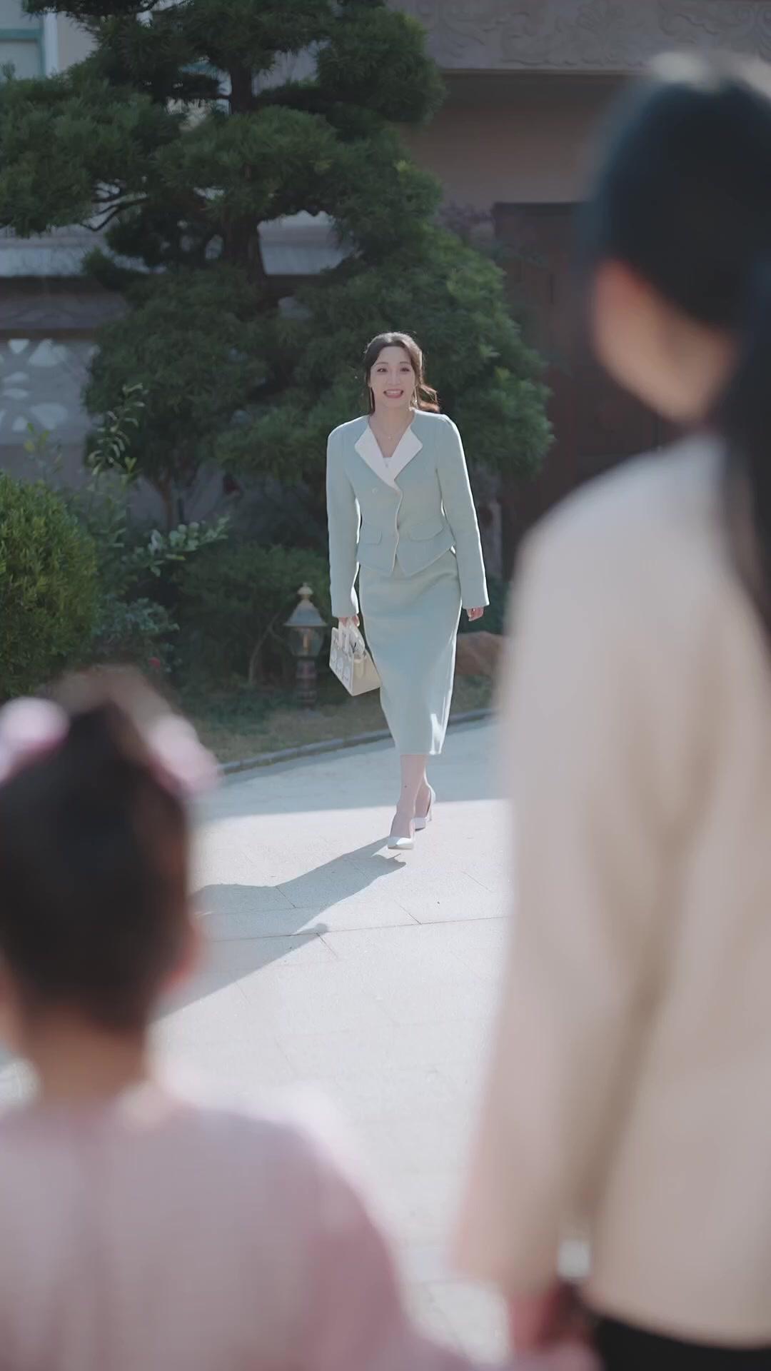 Rahasia Masa Lalu, Cinta dan Balas Dendam