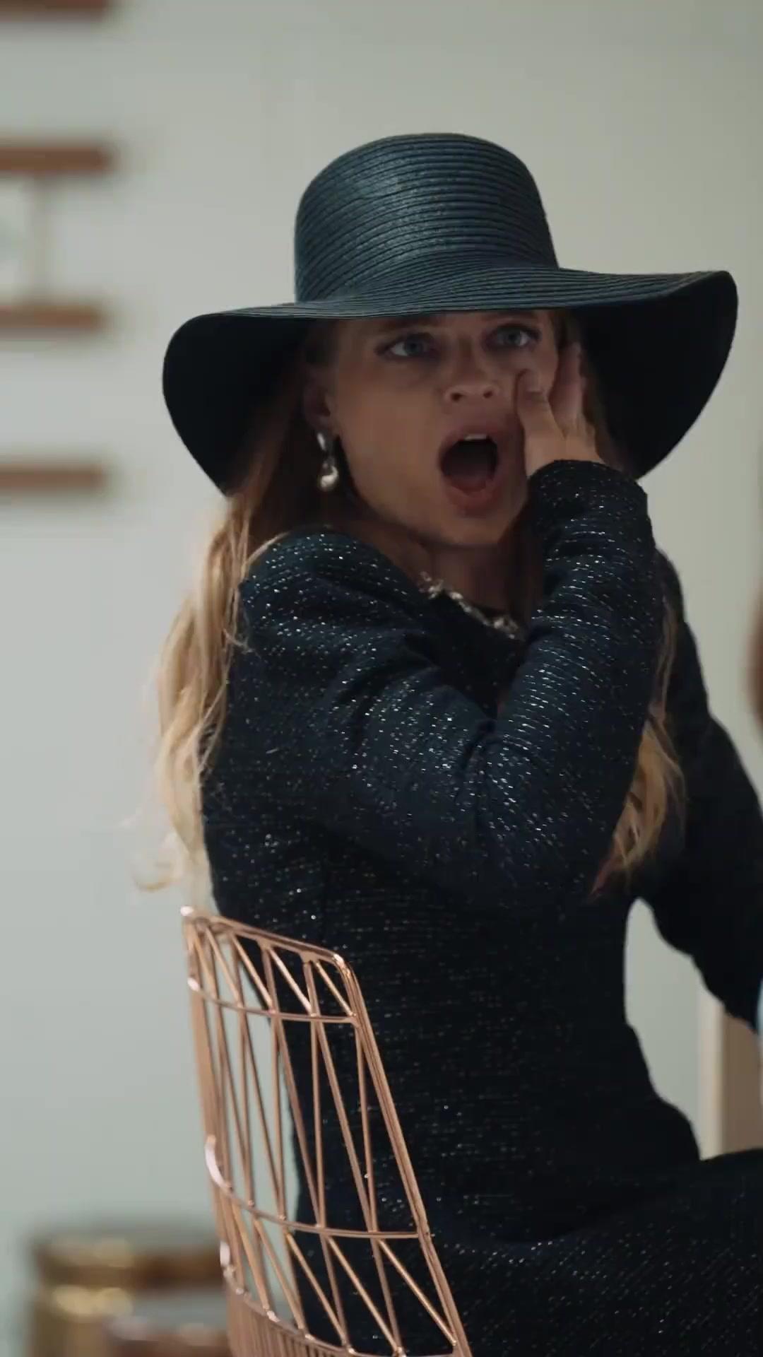 (Dublagem)A Herdeira Renascida das Cinzas