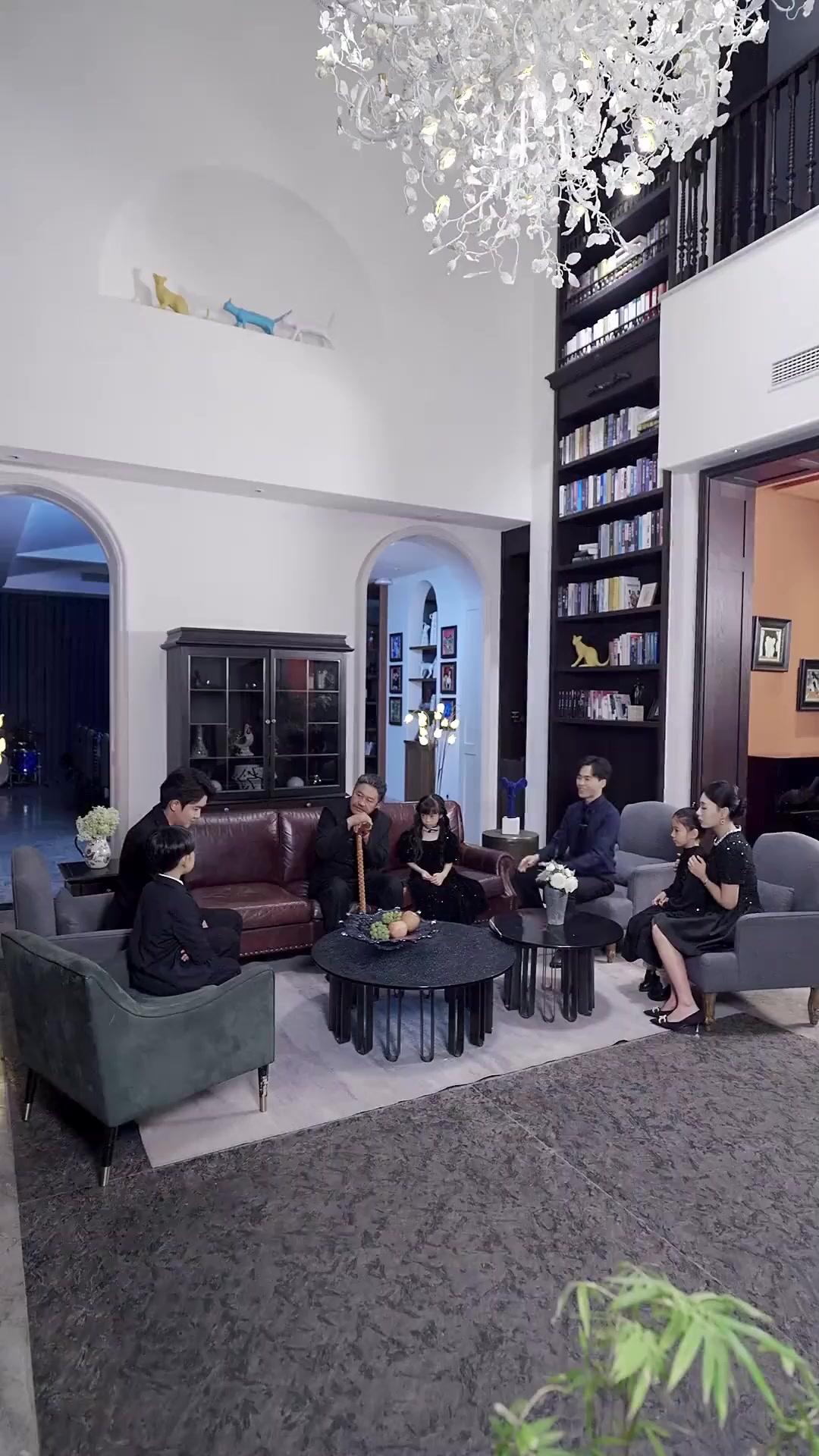 (吹き替え)七歳の曽祖母様 家族革命進行中！