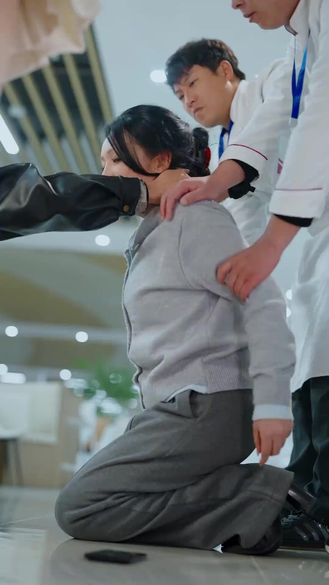 A Tia da Cantina É a Verdadeira Chefe