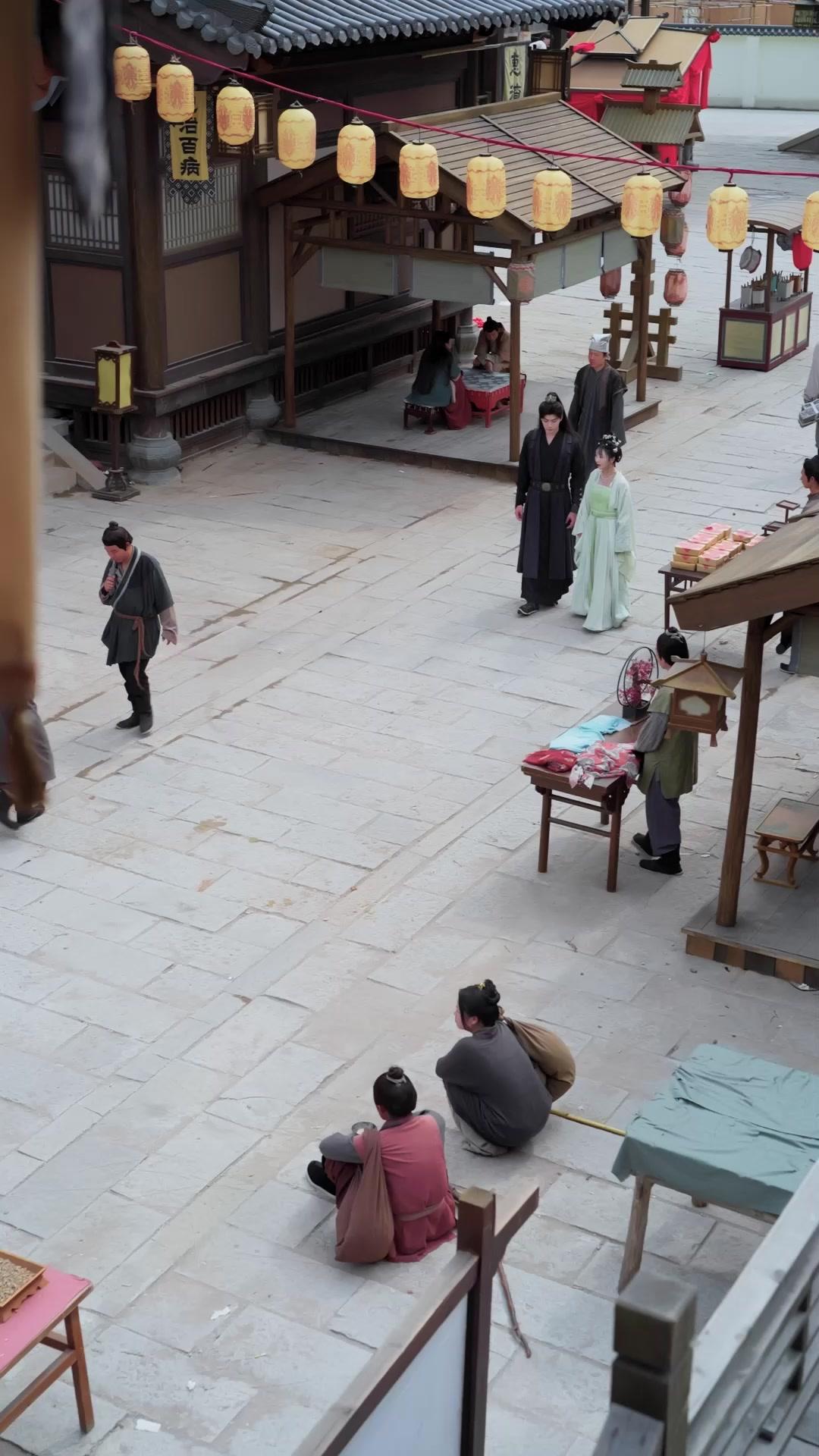 Lệ Hoa Trong Tro Tàn