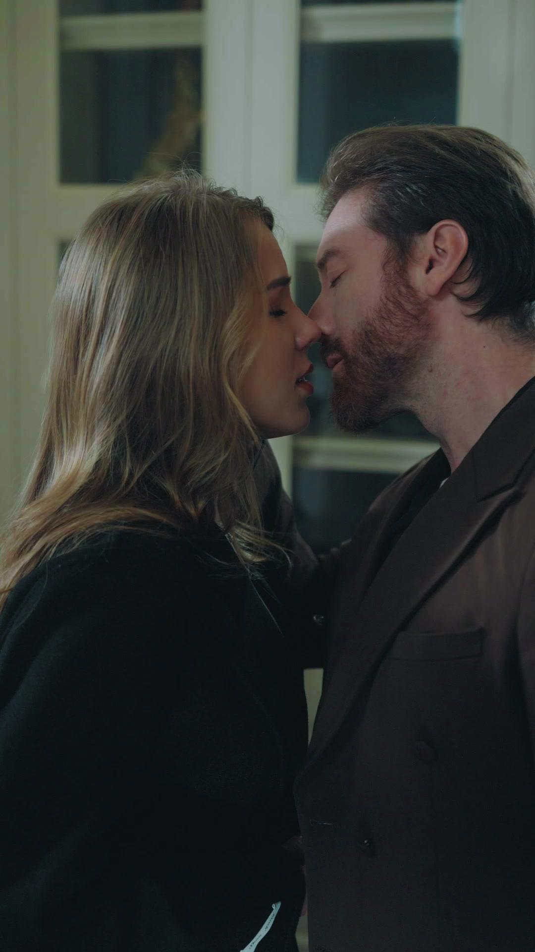 King Returns on Christmas Eve