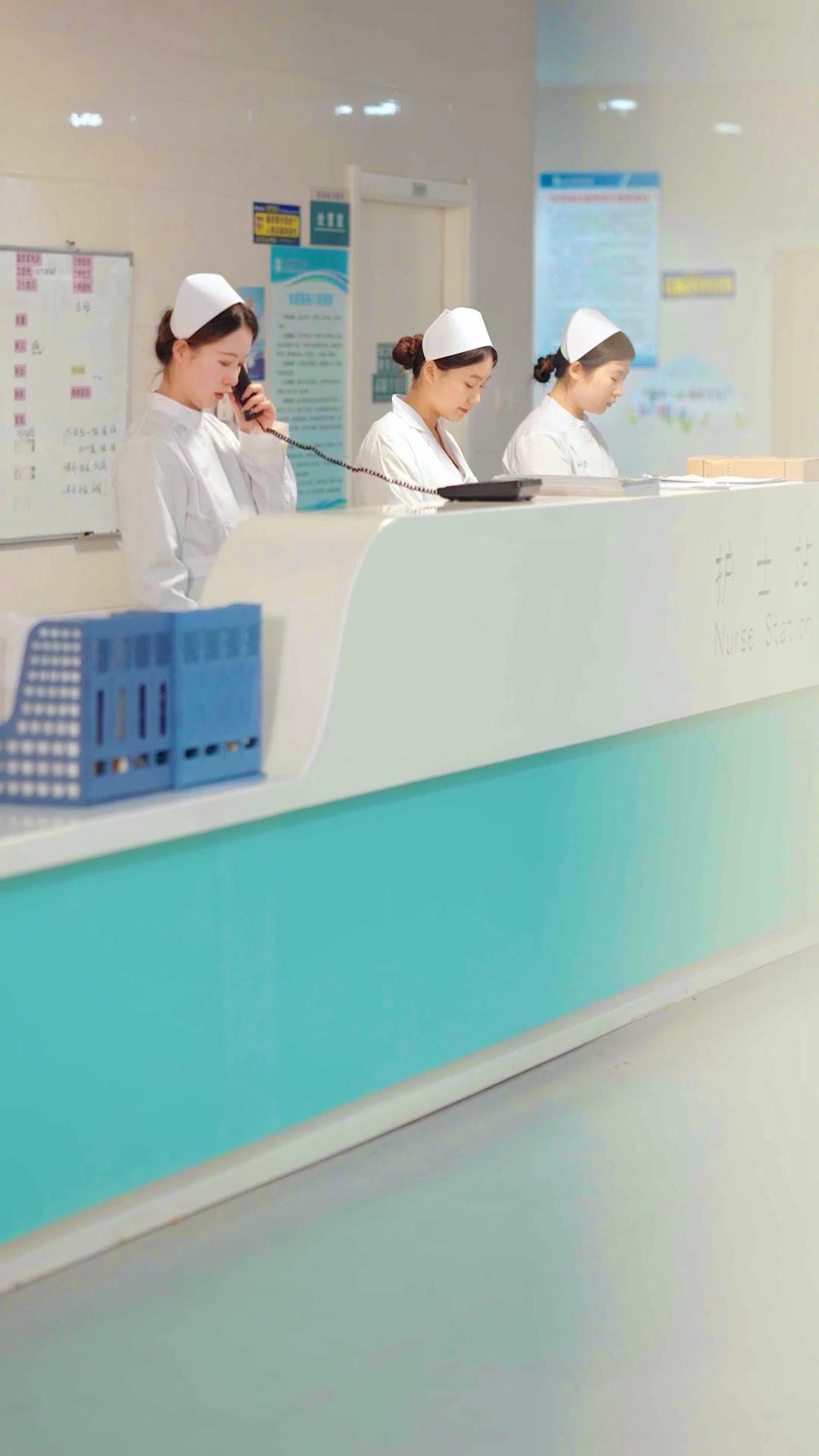 사랑이란 이름 뒤에