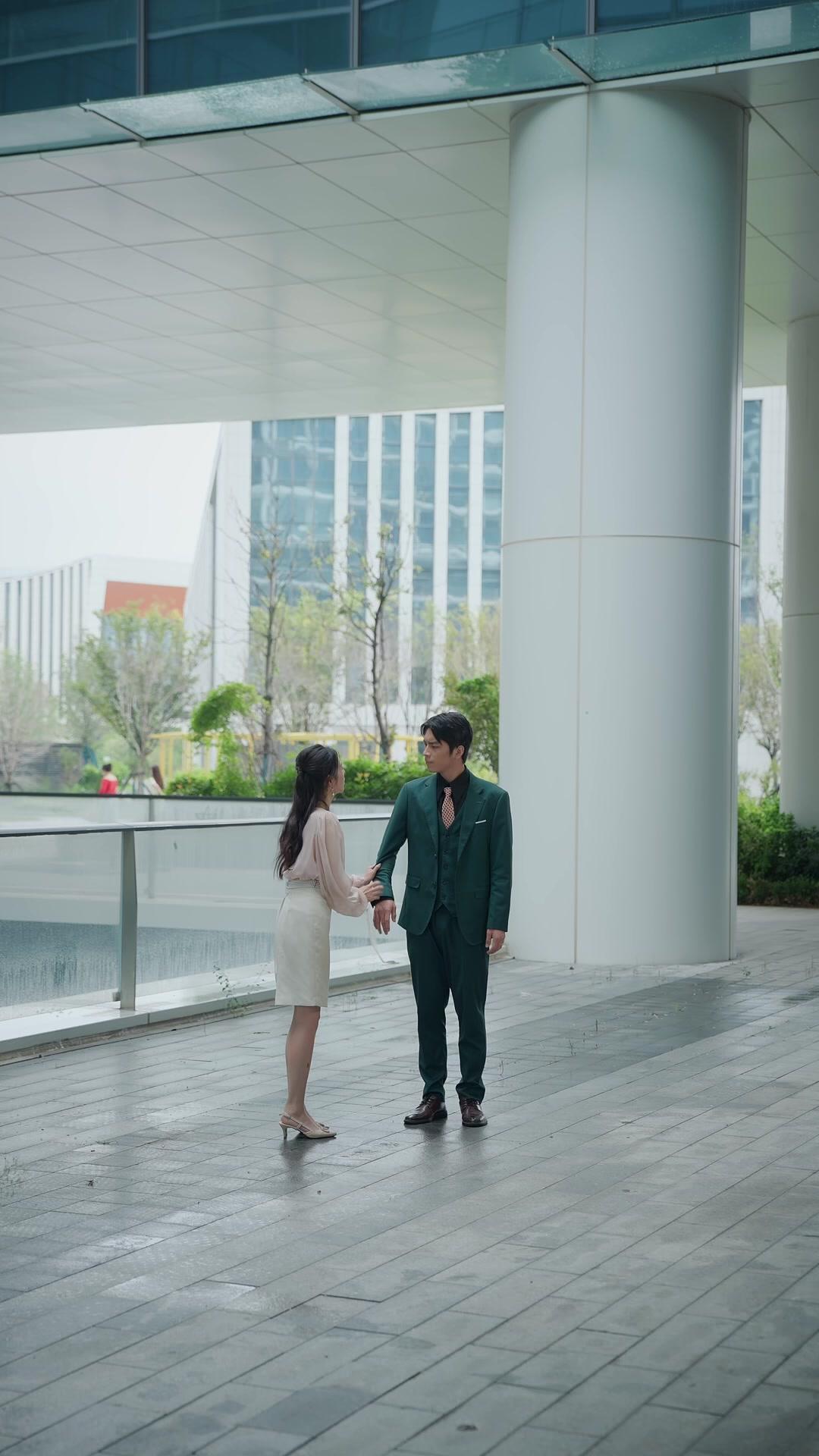 Suami Satpamku Itu Miliarder