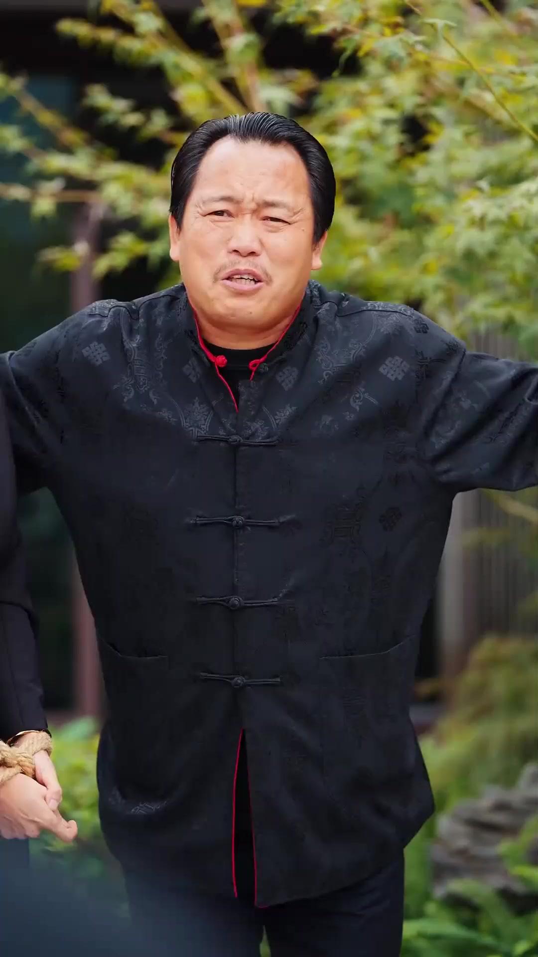 (Sulih suara) Primadona dan Pengawalnya