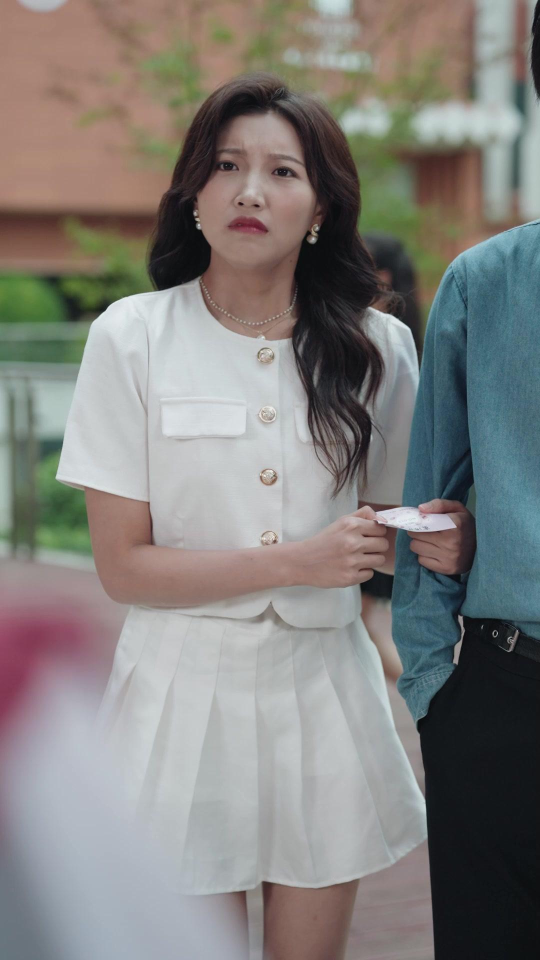  Gadis Materialistis Nikahi Miliarder