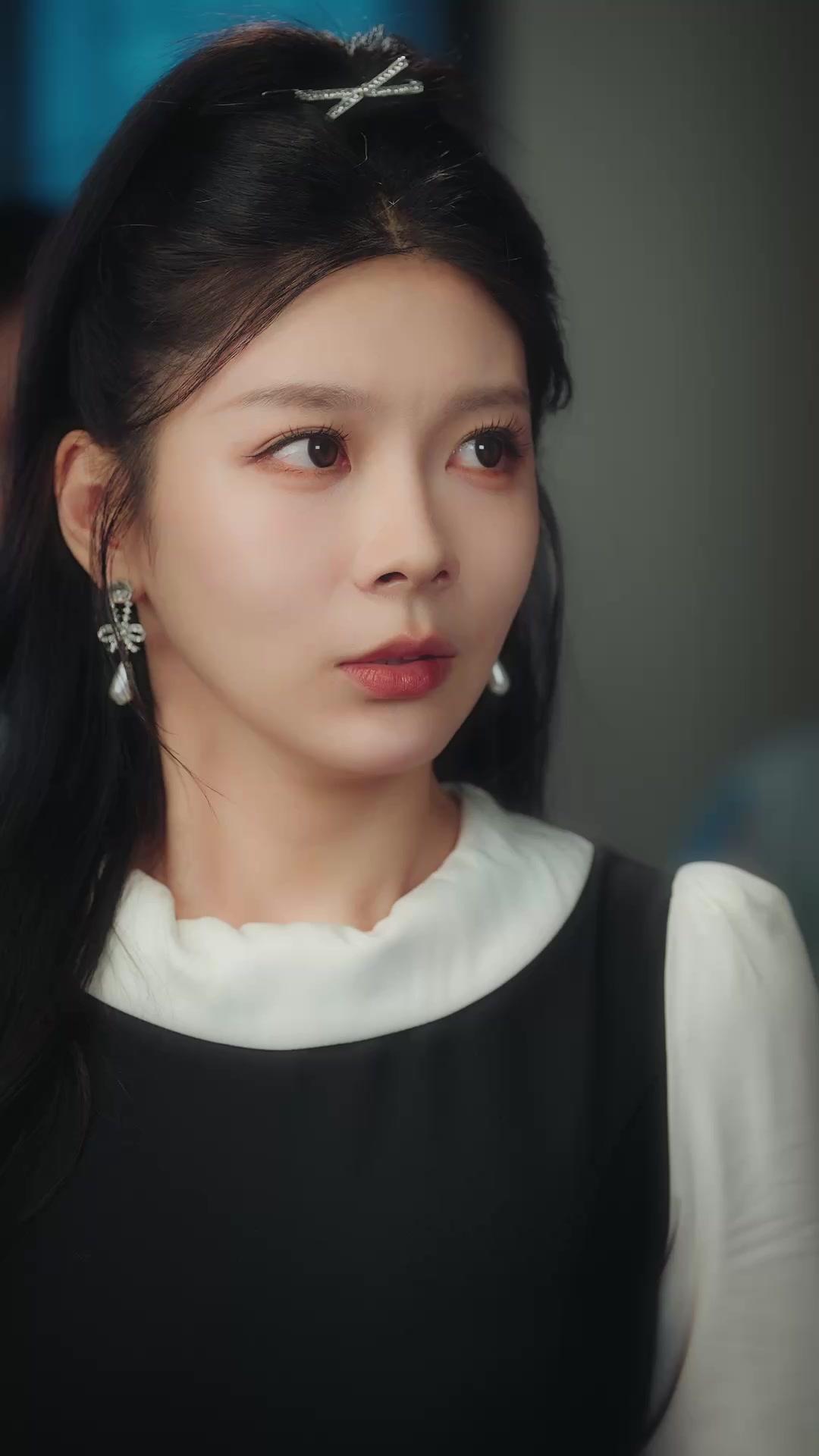 Fake Star? True Scheme Queen!