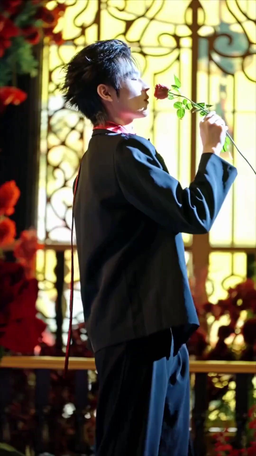 (Doppiaggio) Tra le Tue Braccia, Mi Curo