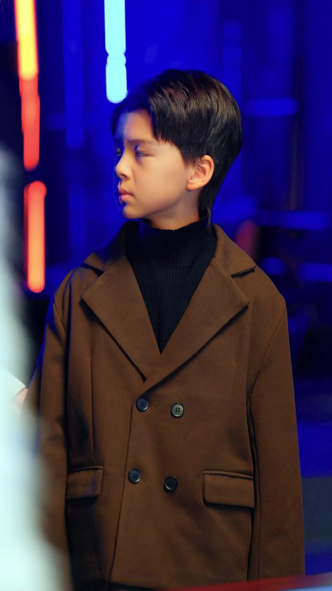 El pequeño maestro del billar