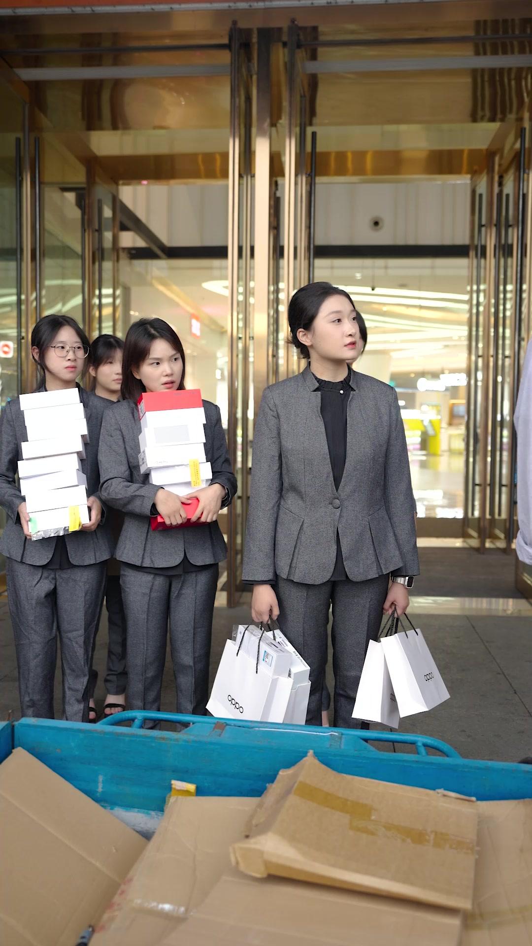 L’ARGENT AUX FEMMES, LE SUCCÈS POUR MOI